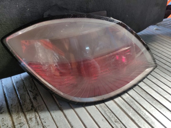 Farolim Esquerdo Painel Lanterna Esquerda Ilharga OPEL ASTRA H (A04) | 04 - 14 Imagem-3 Farolim Esquerdo Painel Lanterna Esquerda Ilharga OPEL ASTRA H (A04) | 04 - 14 Imagem-3