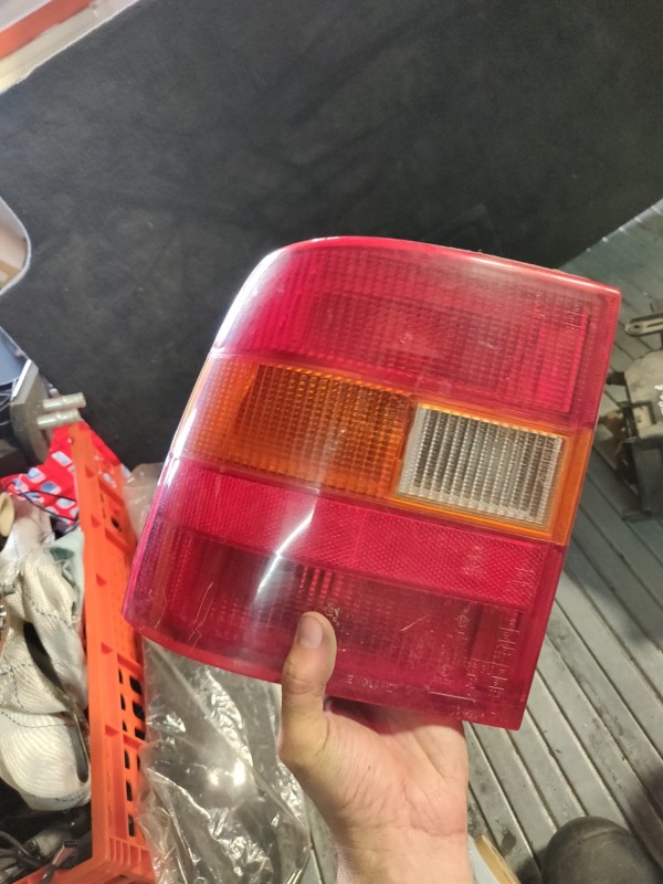Farolim Esquerdo Painel Lanterna Esquerda Ilharga OPEL VECTRA A (J89) | 88 - 95