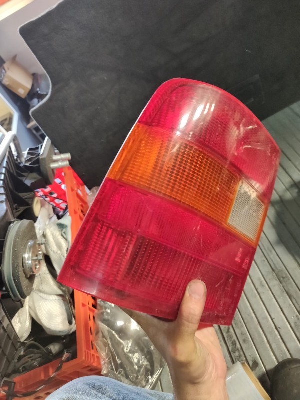 Farolim Esquerdo Painel Lanterna Esquerda Ilharga OPEL VECTRA A (J89) | 88 - 95 Imagem-2 Farolim Esquerdo Painel Lanterna Esquerda Ilharga OPEL VECTRA A (J89) | 88 - 95 Imagem-2