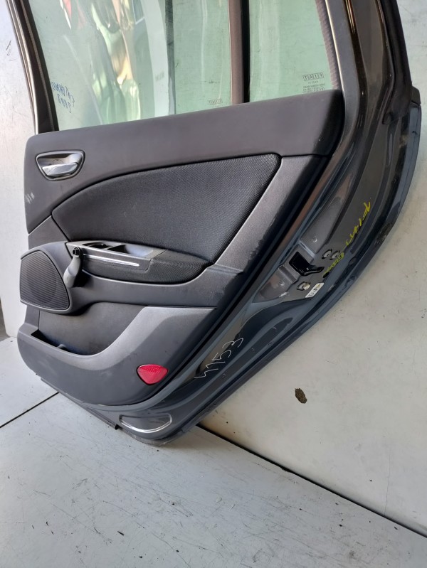 Porta Tras Direita com acessorios FIAT BRAVO II (198_) | 06 -  Imagem-4 Porta Tras Direita com acessorios FIAT BRAVO II (198_) | 06 -  Imagem-4