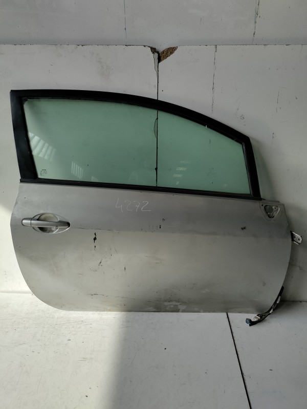 Porta Frente Direita com Acessorios TOYOTA AURIS Caixa (_E15_) | 07 - 12