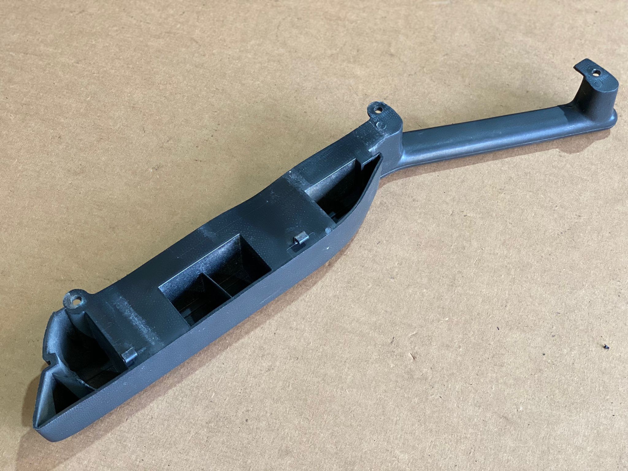 Pega Quartela frt esq FIAT UNO (146_) | 83 - 06 Imagem-2
