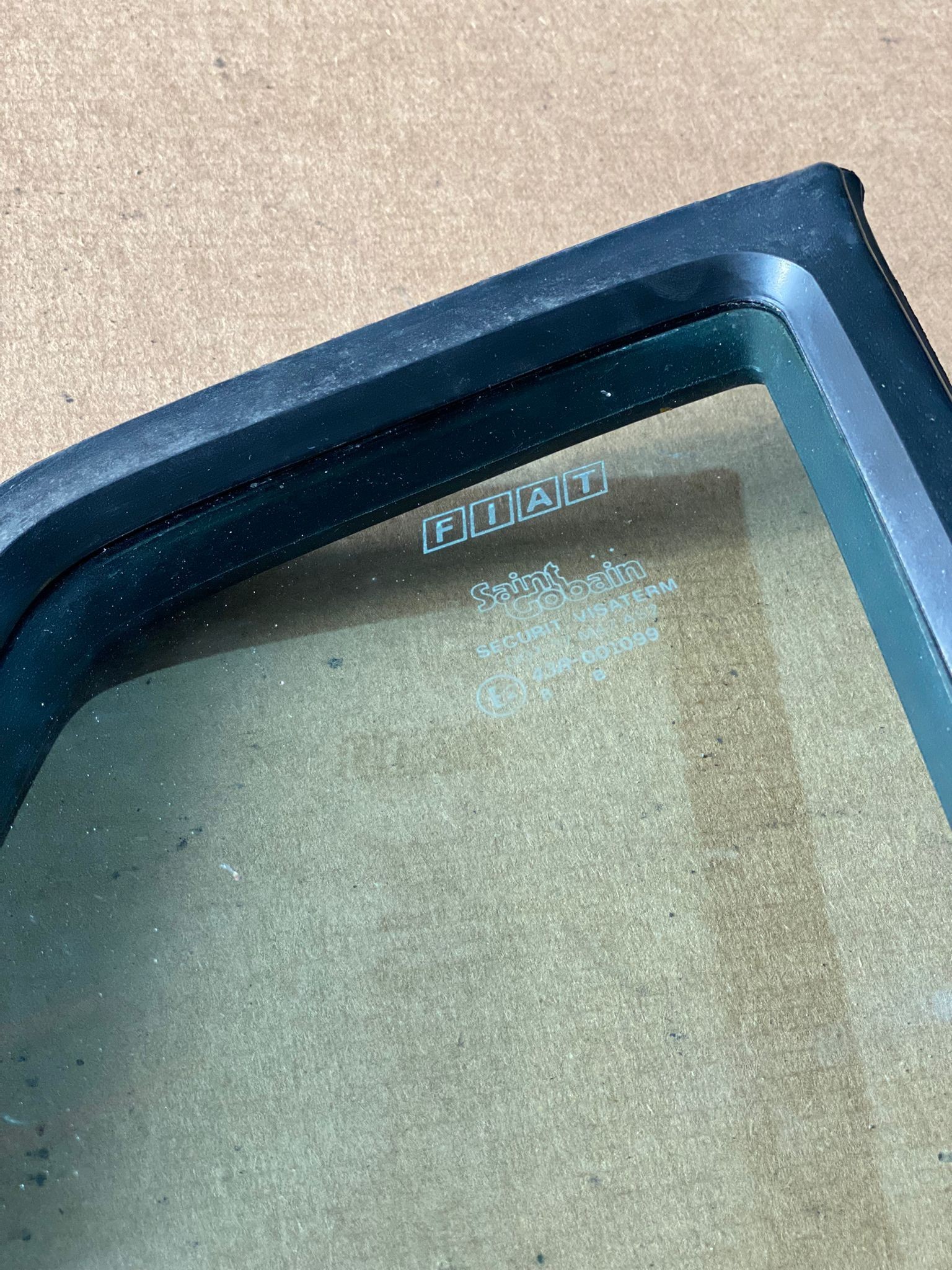 Vidro Painel trás drt FIAT UNO (146_) | 83 - 06 Imagem-2