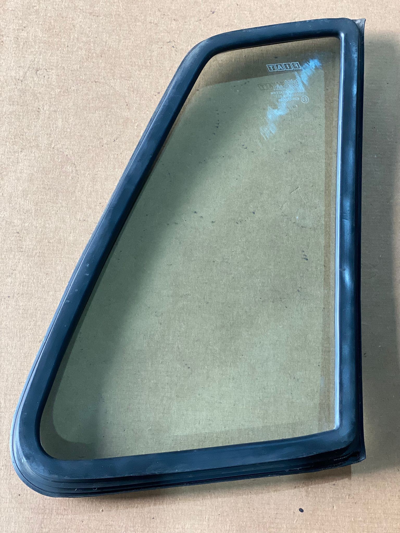 Vidro Painel trás esq FIAT UNO (146_) | 83 - 06 Imagem-1