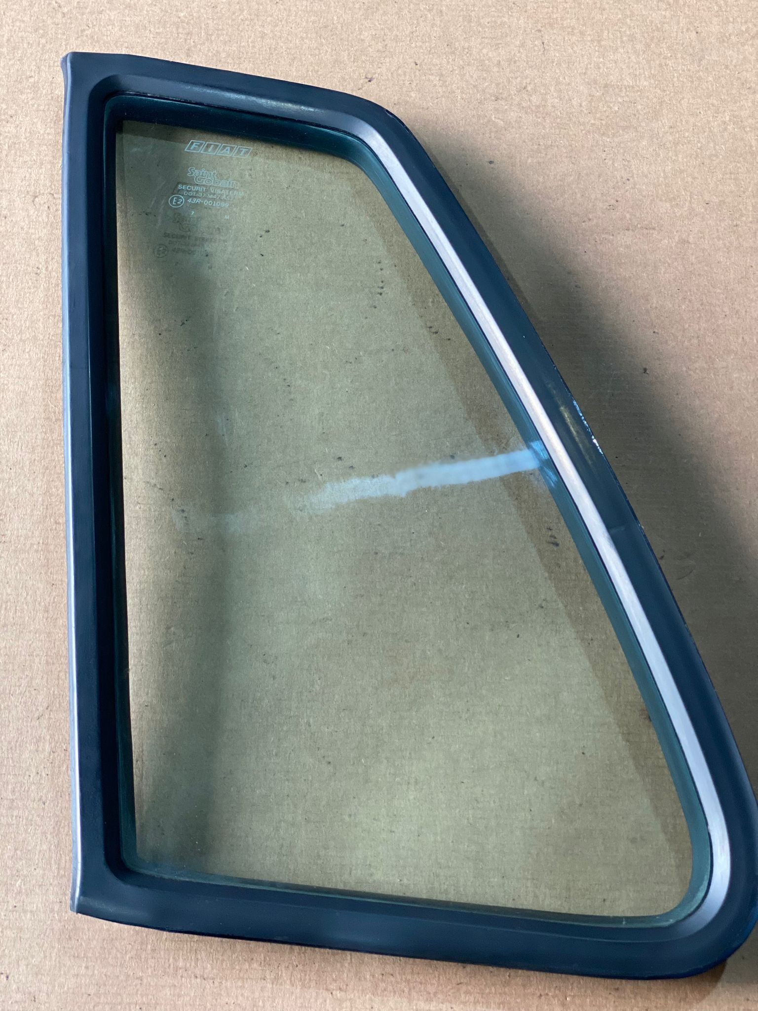 Vidro Painel trás esq FIAT UNO (146_) | 83 - 06