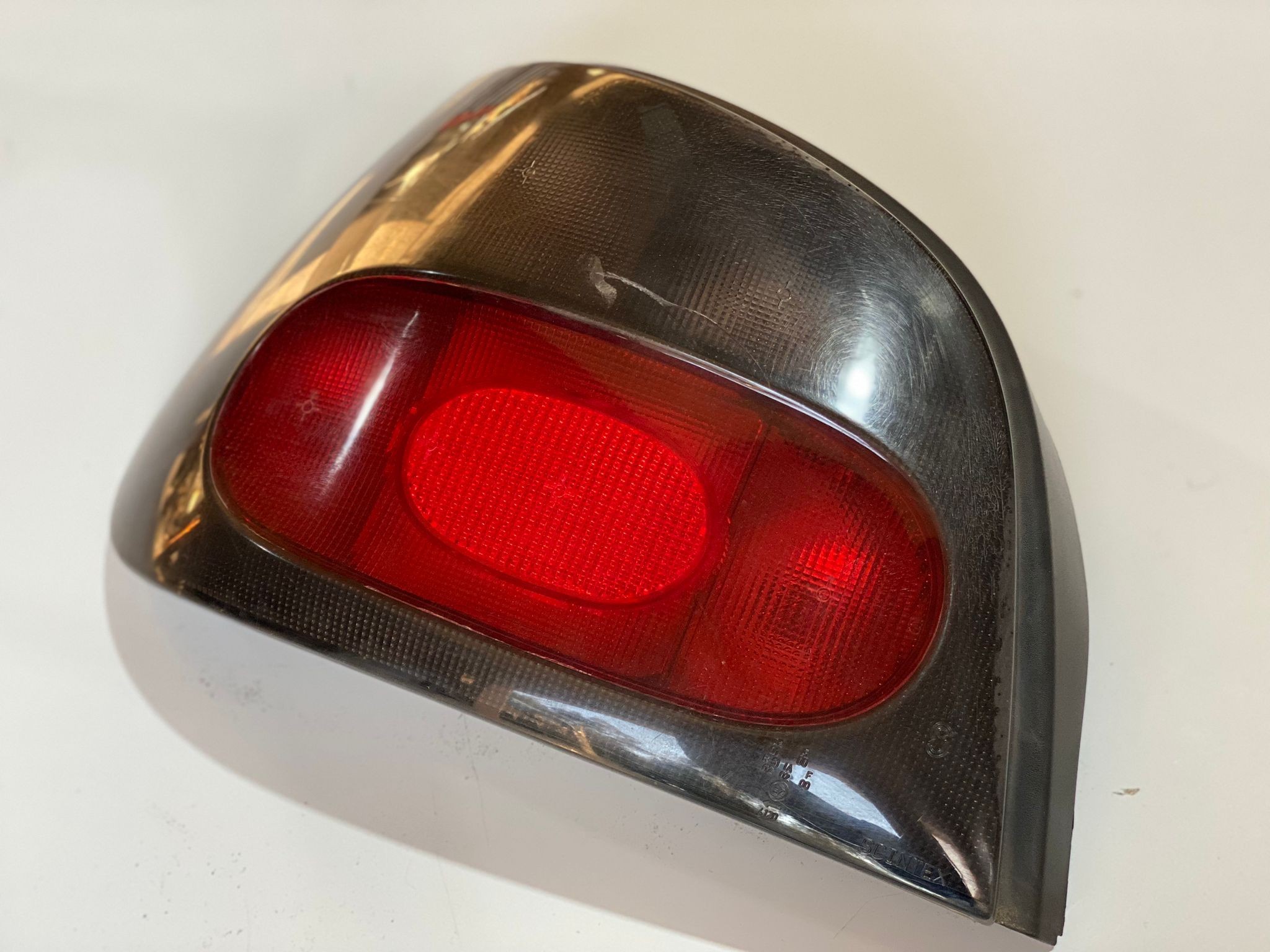 Left Tail Light  RENAULT MEGANE I (BA0/1_) | 95 - 04 Imagem-1
