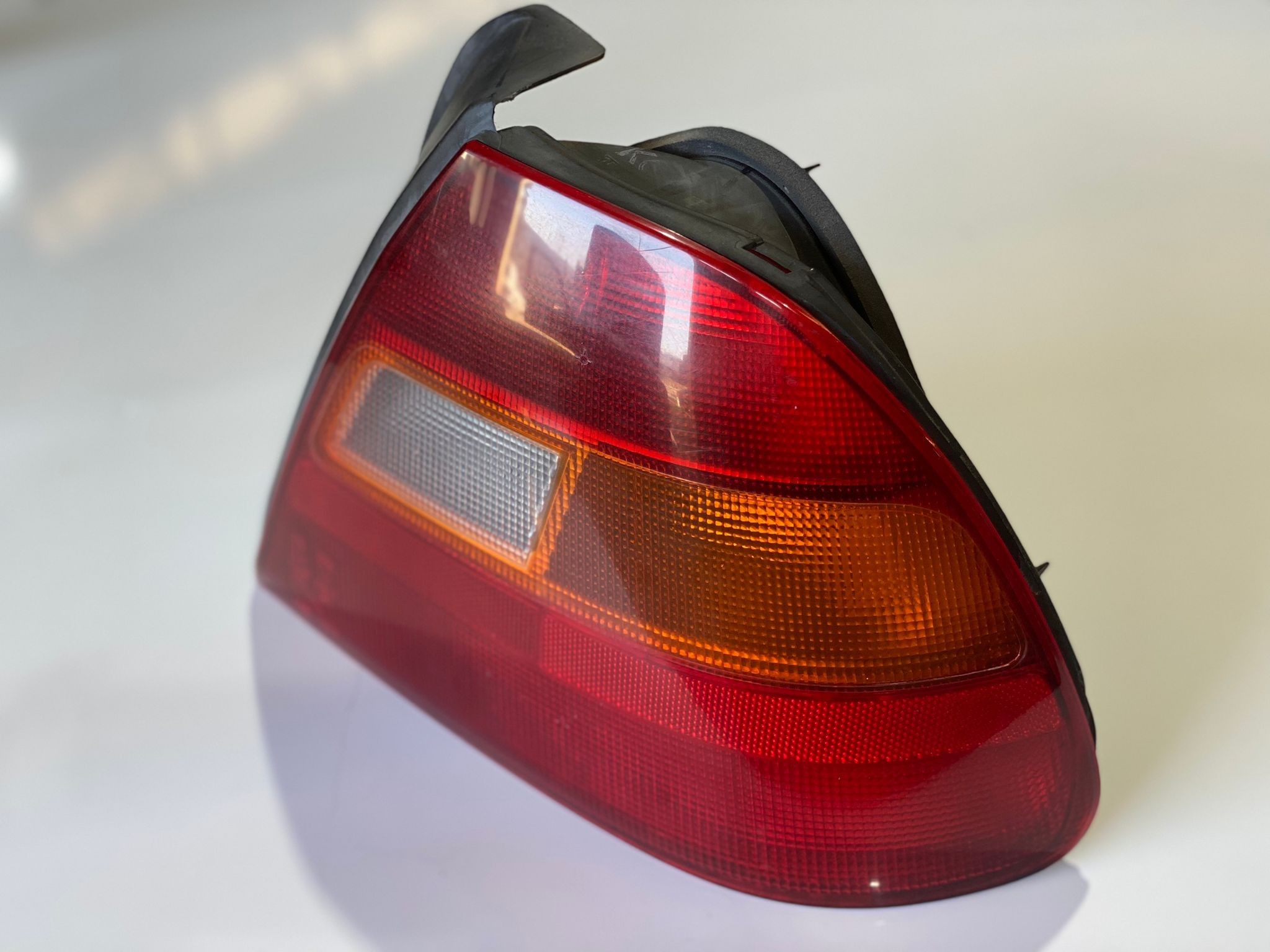 Right Tail Light  HONDA CIVIC VI Fastback (MA, MB) | 94 - 01 Imagem-1