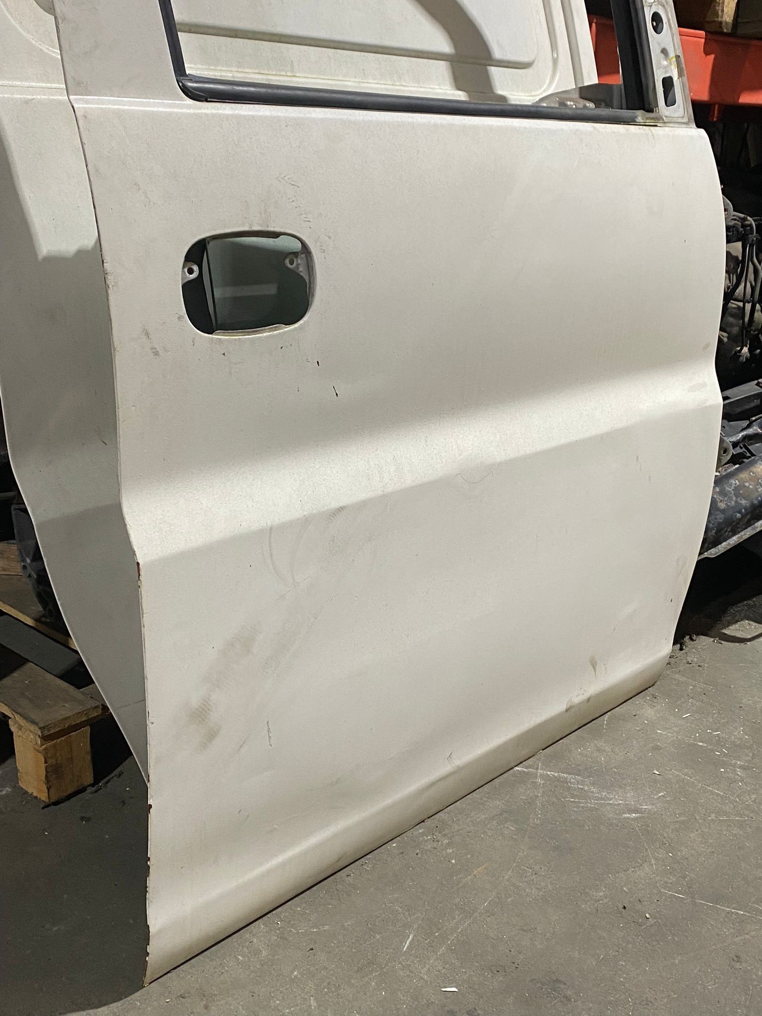Front Door Right  HYUNDAI H-1 / STAREX Veículo multiuso (A1) | 97 -  Imagem-1