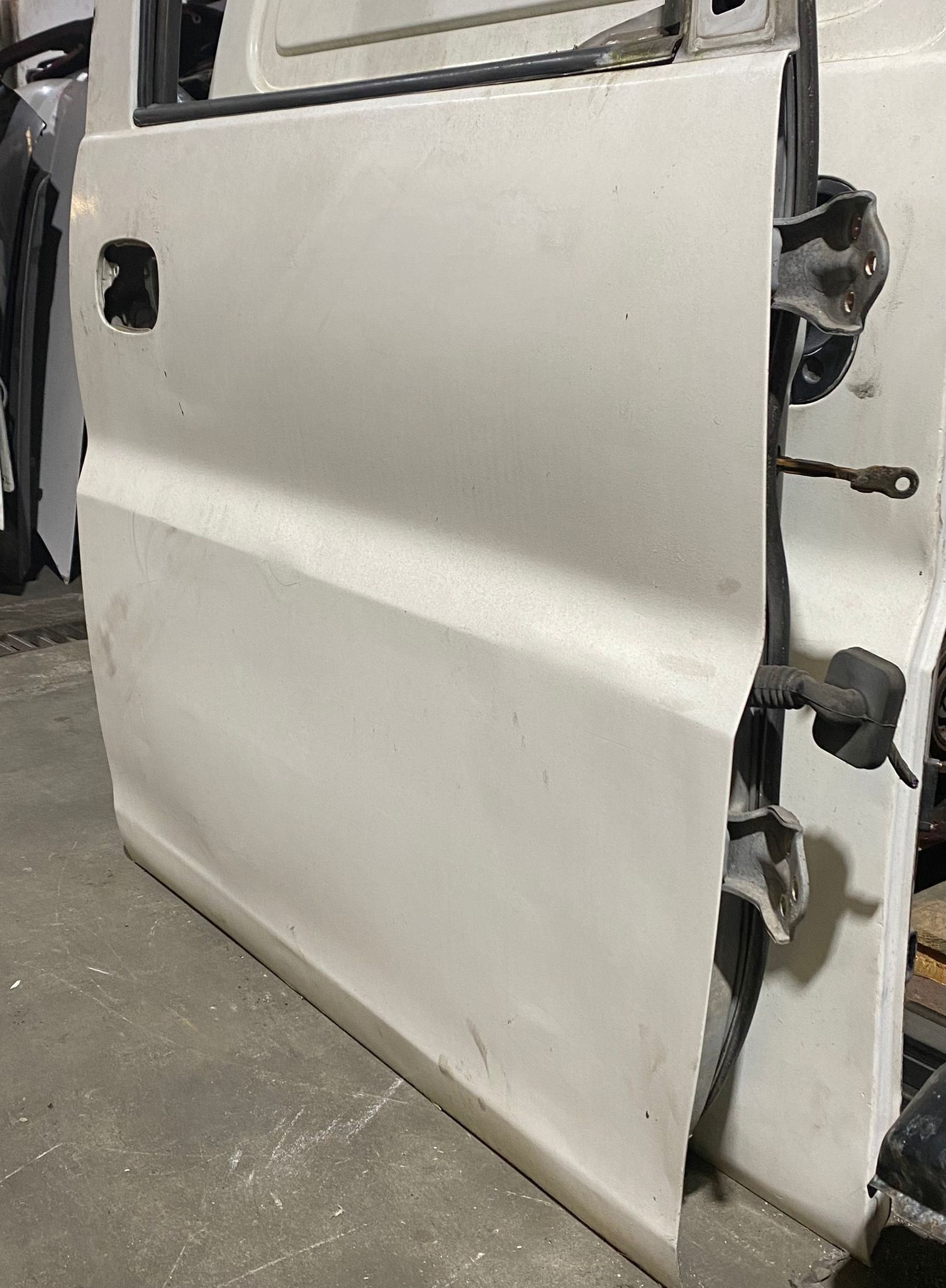 Front Door Right  HYUNDAI H-1 / STAREX Veículo multiuso (A1) | 97 -  Imagem-2