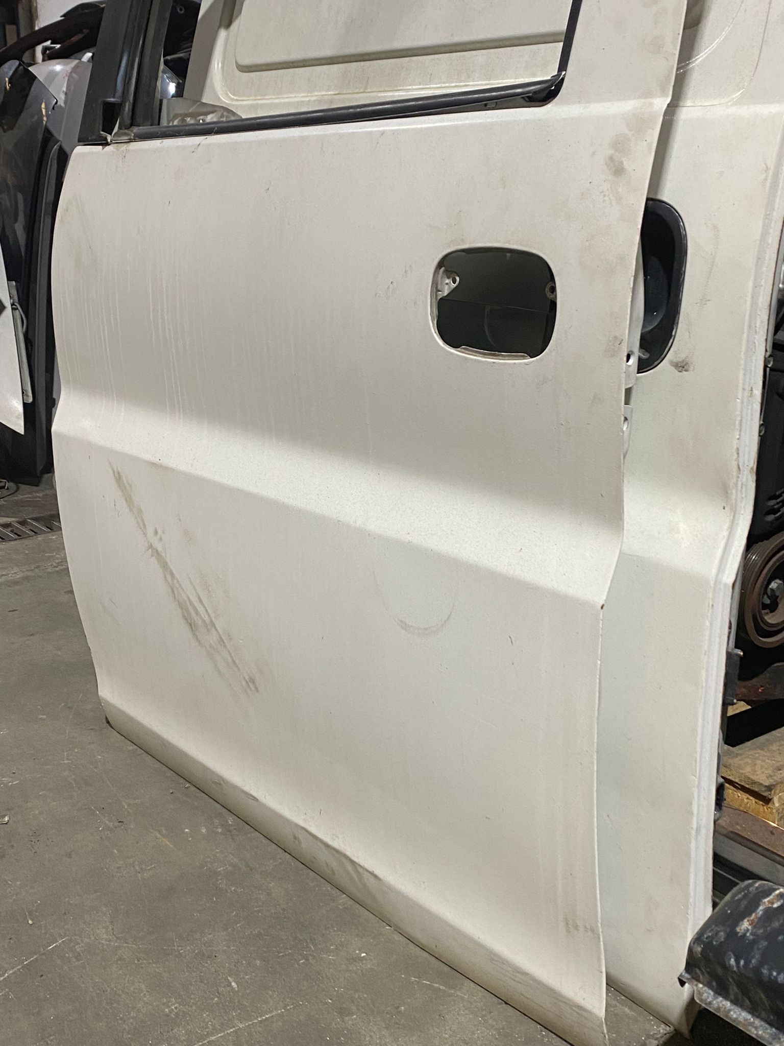 Porta Frente Esq HYUNDAI H-1 / STAREX Veículo multiuso (A1) | 97 -  Imagem-2