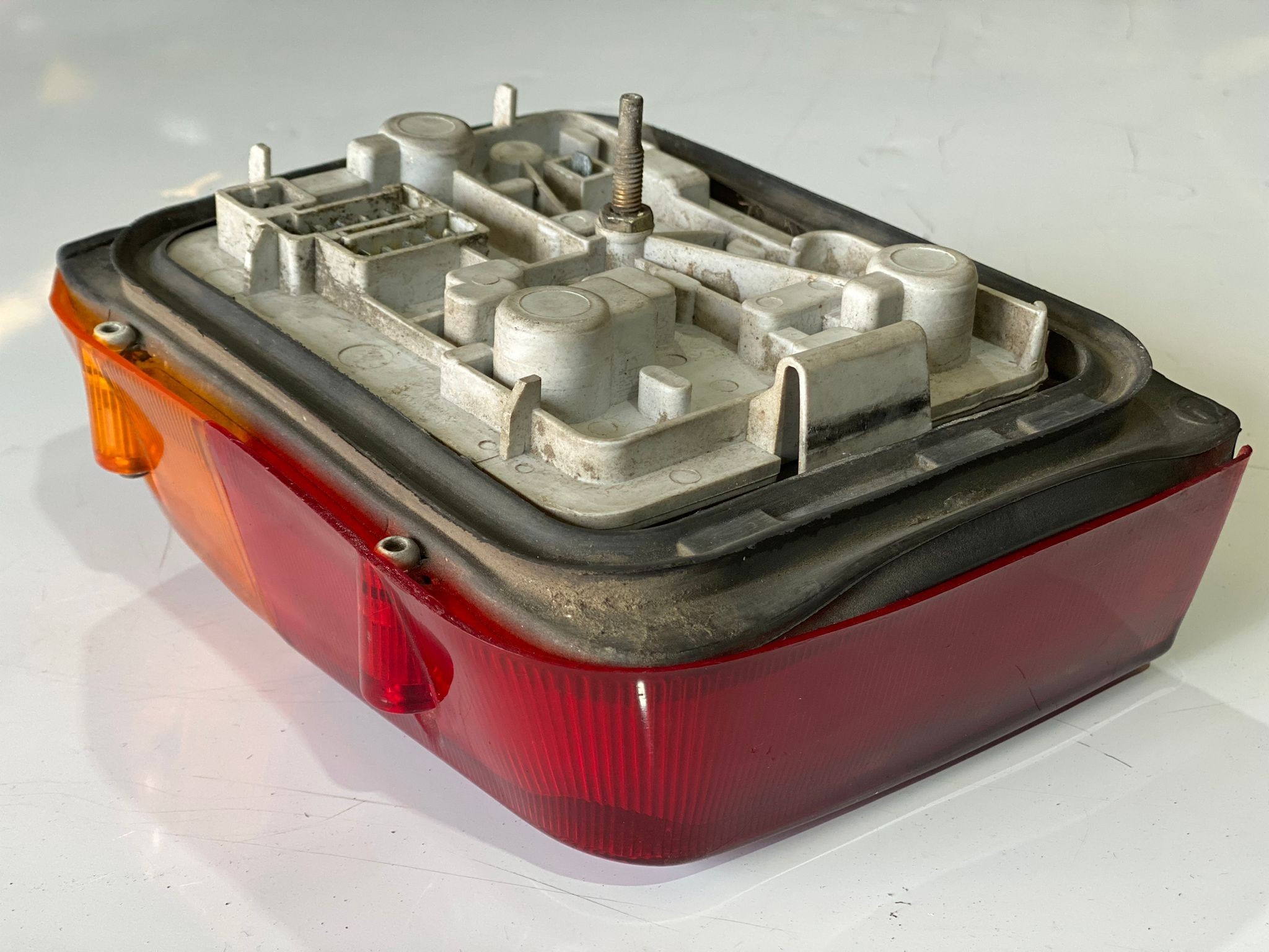 Left Tail Light  PEUGEOT 205 II (20A/C) | 87 - 00 Imagem-3