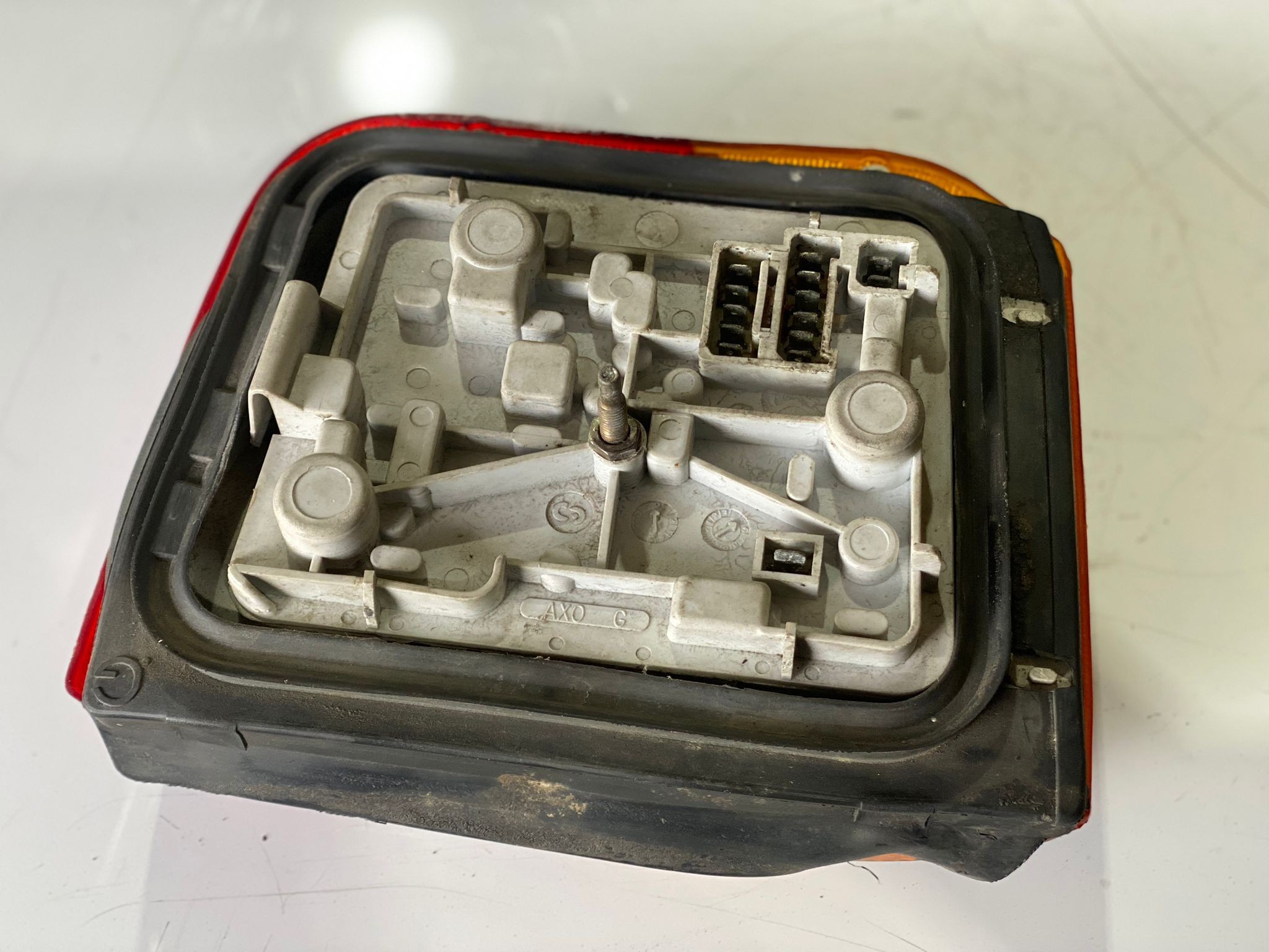 Left Tail Light  PEUGEOT 205 II (20A/C) | 87 - 00 Imagem-2