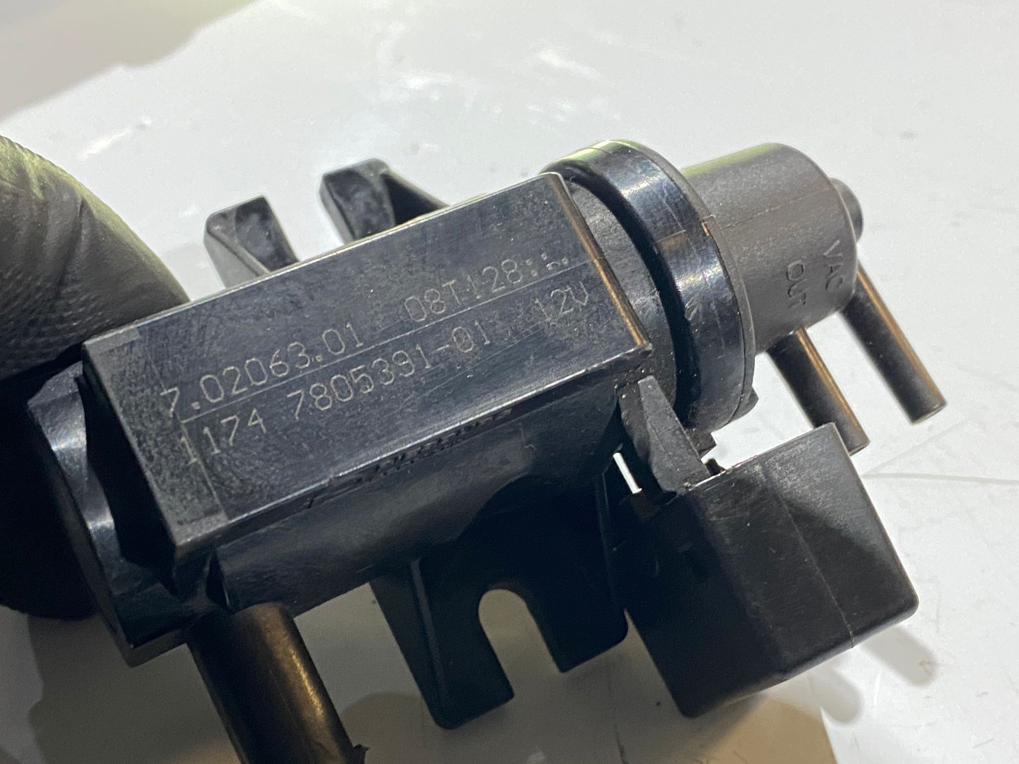 Válvula Solenoide Pressão do Turbo BMW 1 (E81) | 06 - 12 Imagem-3