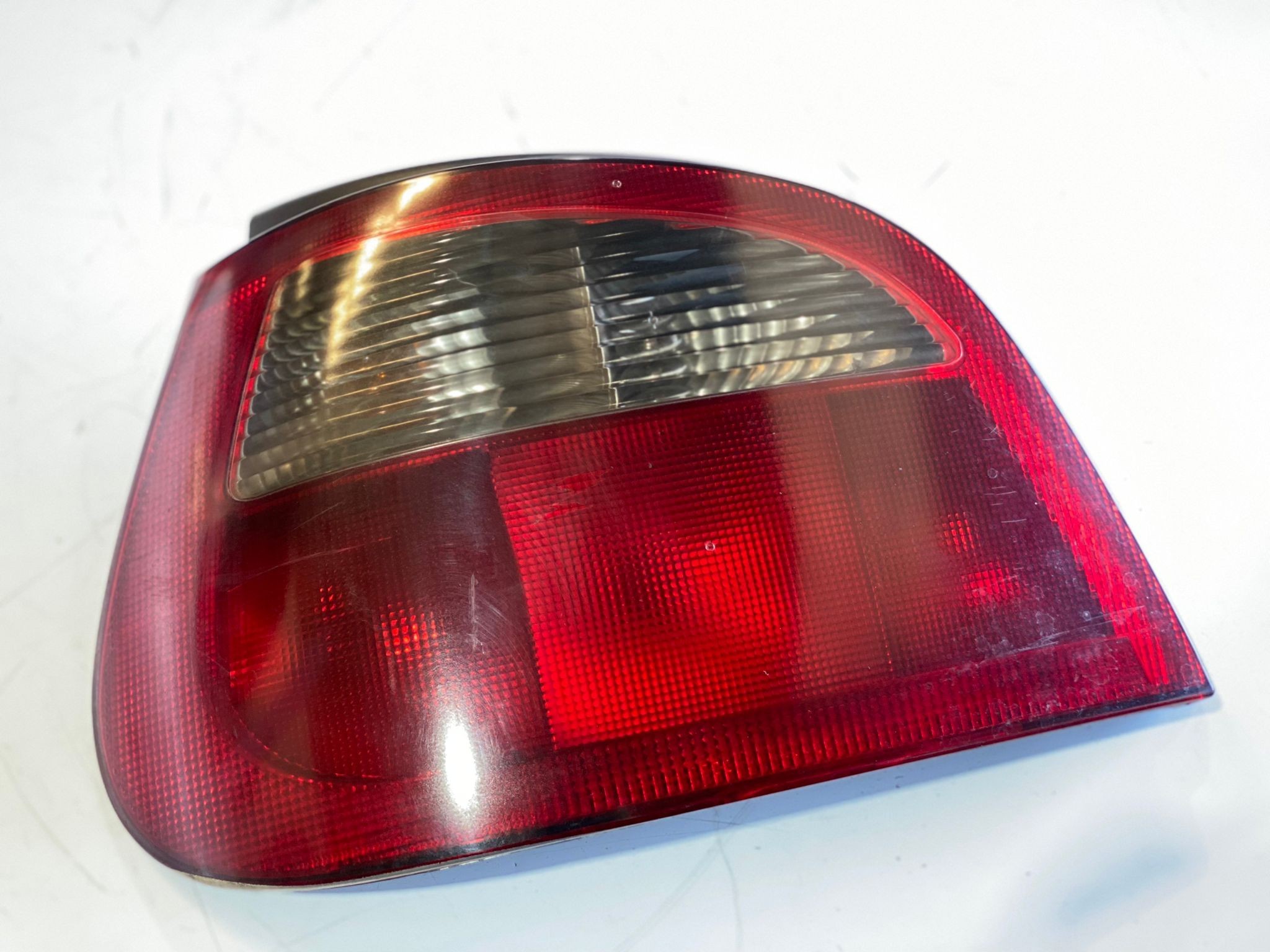 Left Tail Light  RENAULT MEGANE I (BA0/1_) | 95 - 04