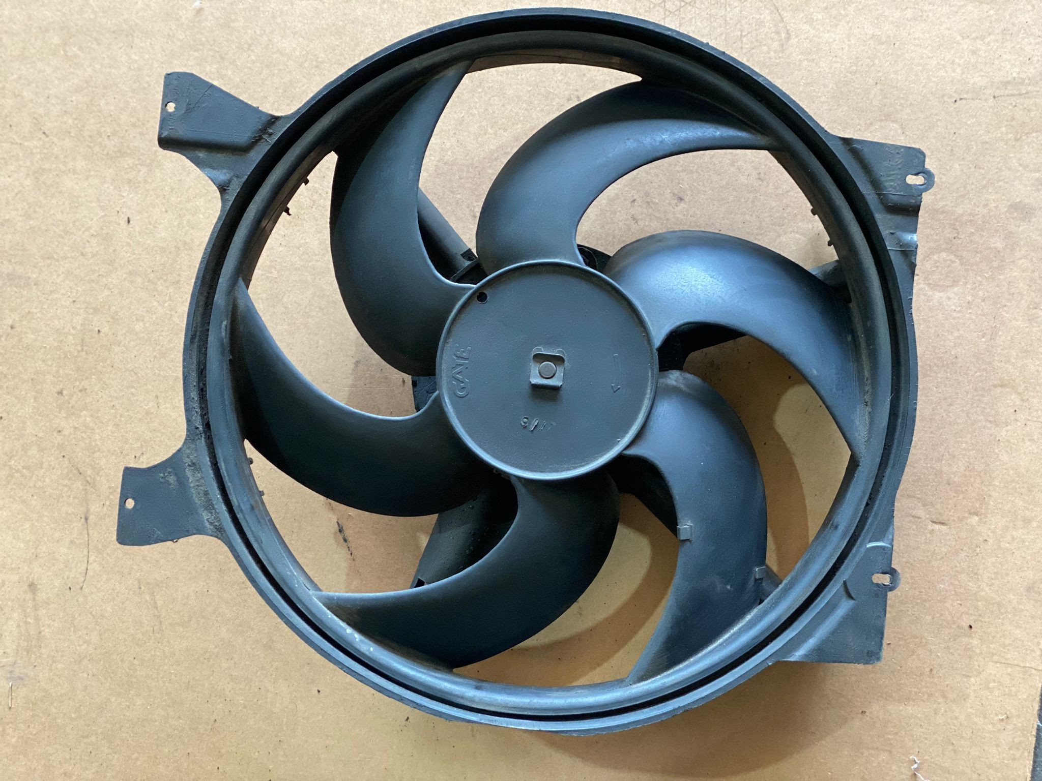 Termoventilador RENAULT CLIO I Caixa (S57_) | 91 - 98 Imagem-1