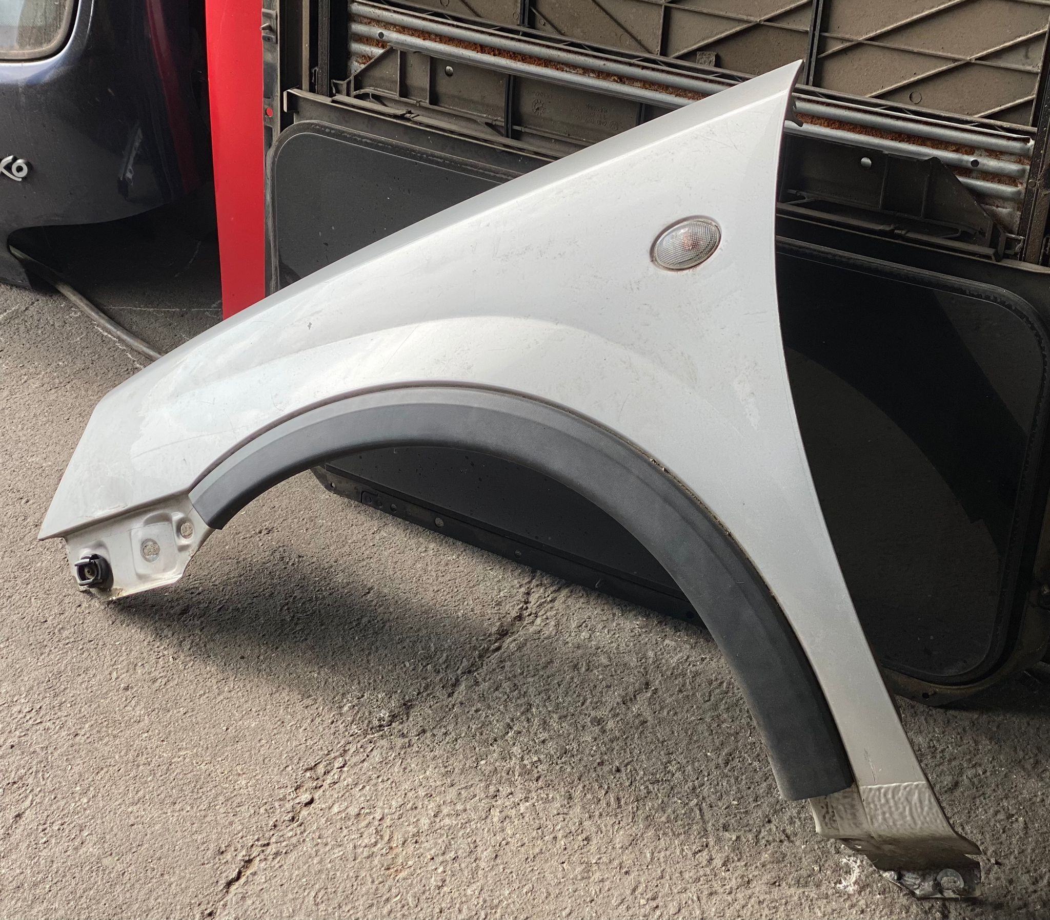Guarda Lamas Esq OPEL CORSA C (X01) | 00 - 09 Imagem-1