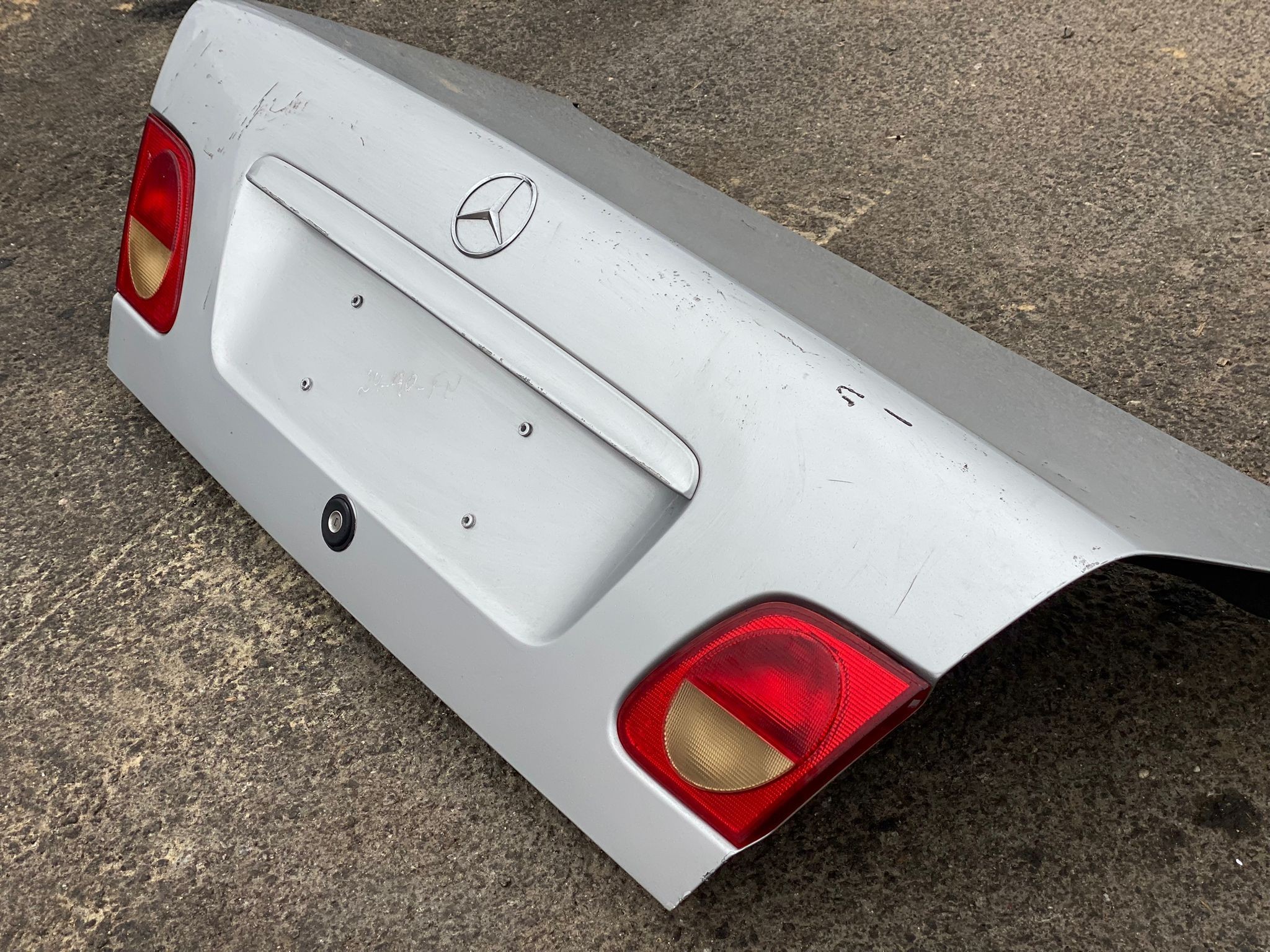 Tampa da Mala MERCEDES-BENZ E-CLASS (W210) | 95 - 03 Imagem-2