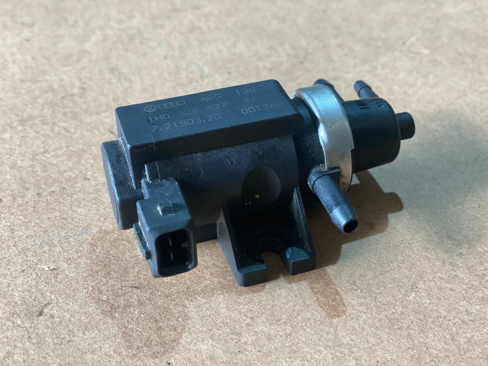 Válvula Solenoide Pressão do Turbo VOLKSWAGEN POLO (6N2) | 99 - 01 Imagem-1