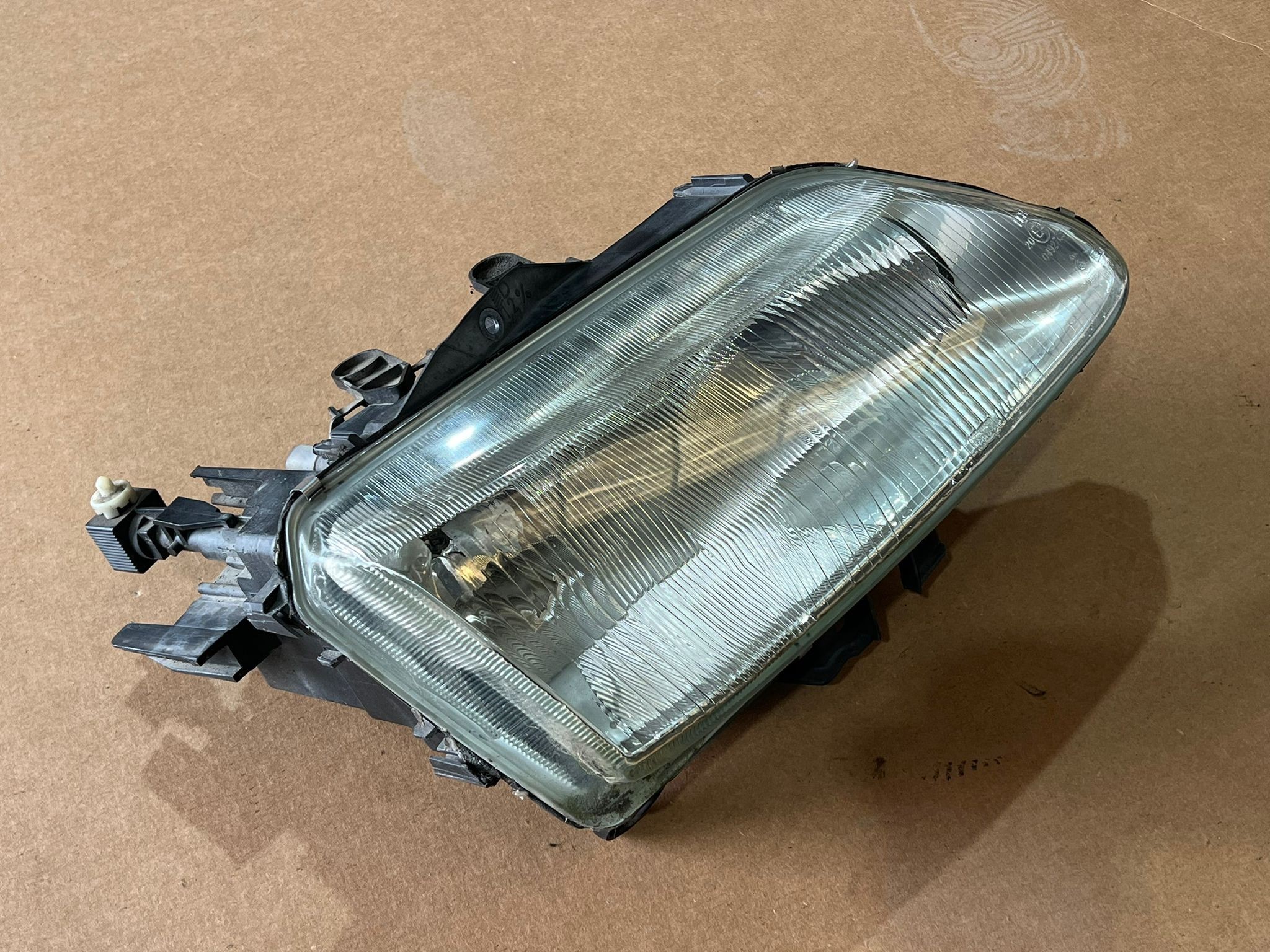 Ótica / Farol Frt Dto RENAULT LAGUNA I (B56_, 556_) | 93 - 02 Imagem-1