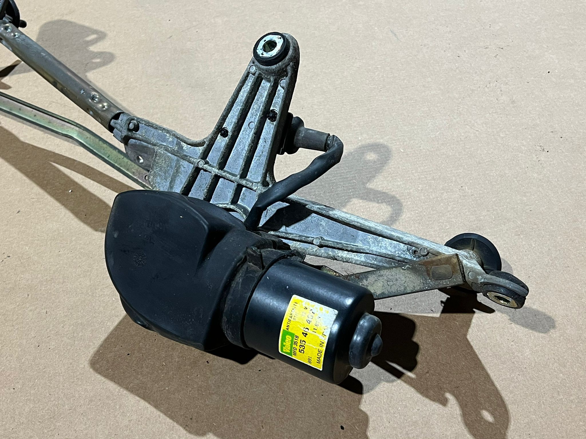 Motor das Escovas do Parabrisas RENAULT LAGUNA I (B56_, 556_) | 93 - 02 Imagem-1