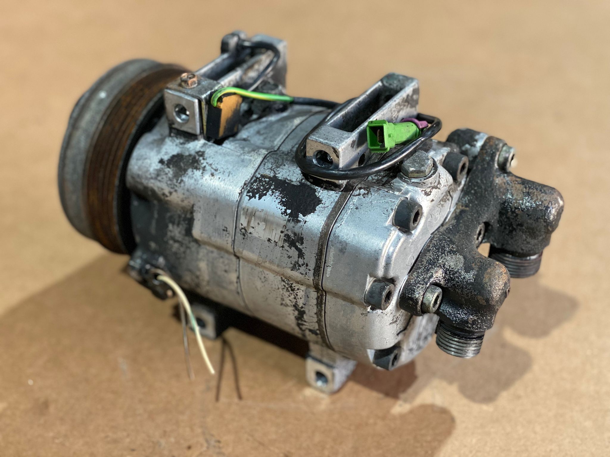 A/C Copmpressor AUDI 80 (8C2, B4) | 91 - 95 Imagem-1