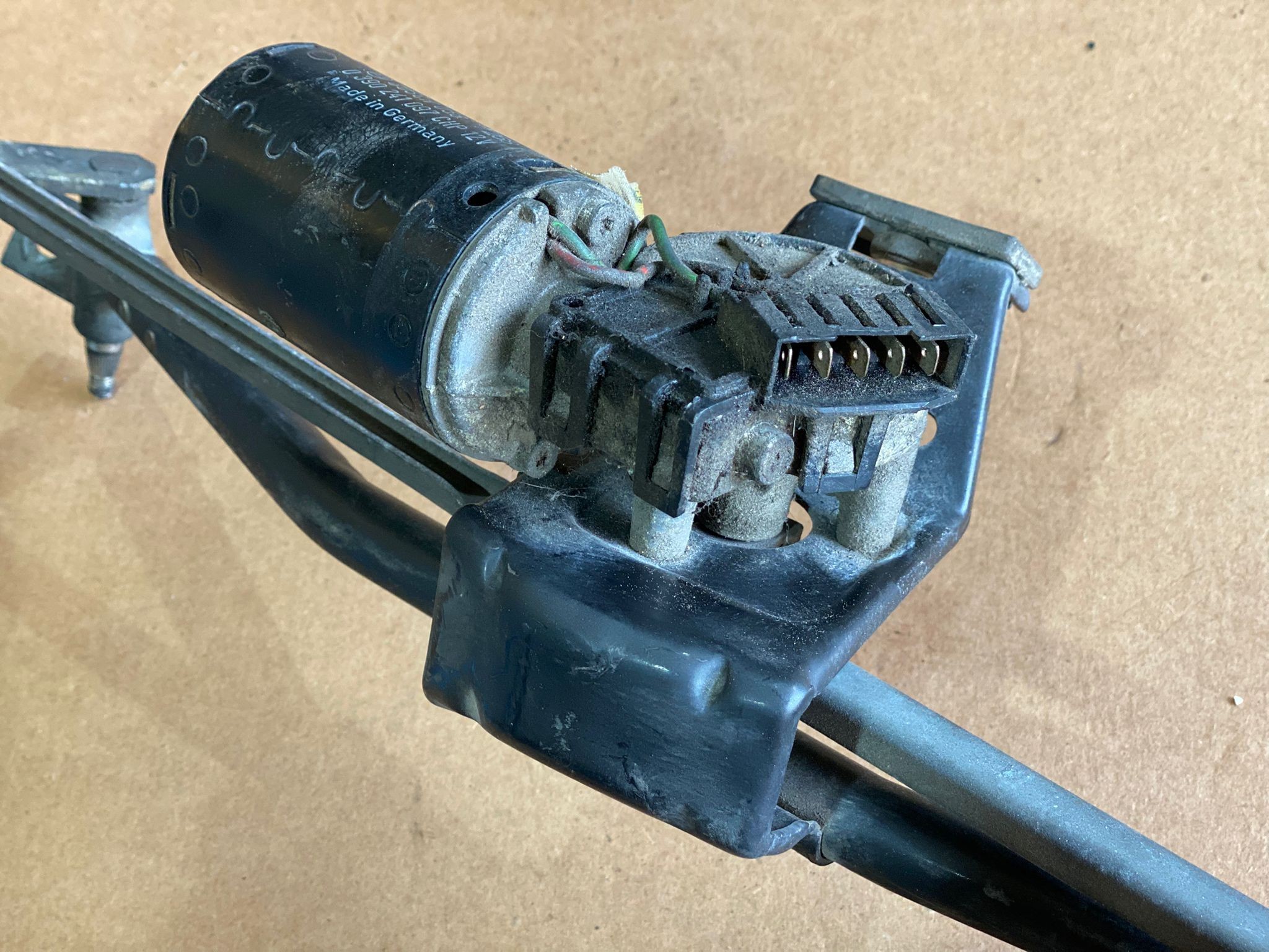 Motor das Escovas do Parabrisas AUDI 80 (8C2, B4) | 91 - 95 Imagem-2