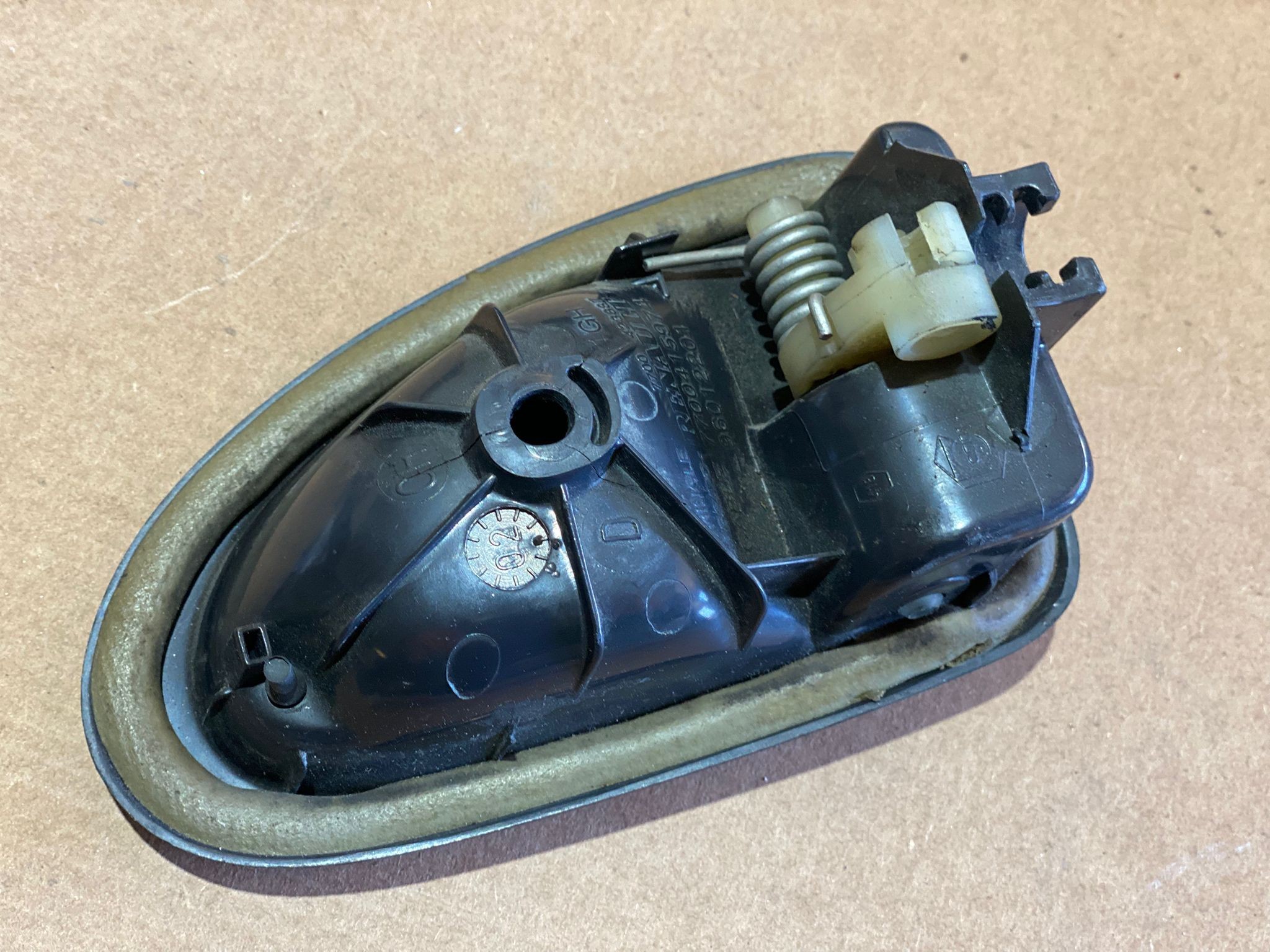 Puxador interior frt esq RENAULT CLIO II (BB_, CB_) | 98 -  Imagem-1