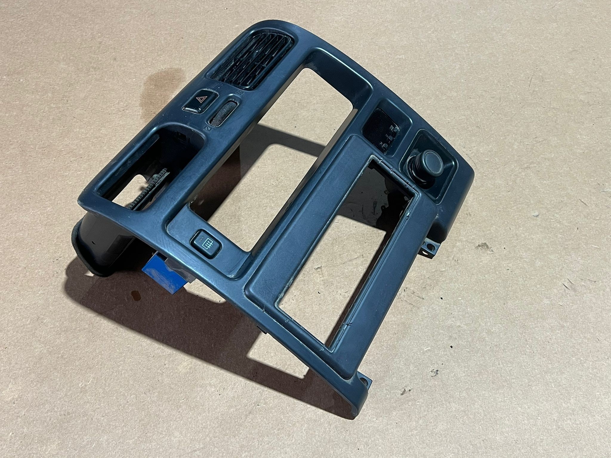 Consola do Tablier TOYOTA HIACE IV Caixa (__H1_, __H2_) | 95 - 12 Imagem-2