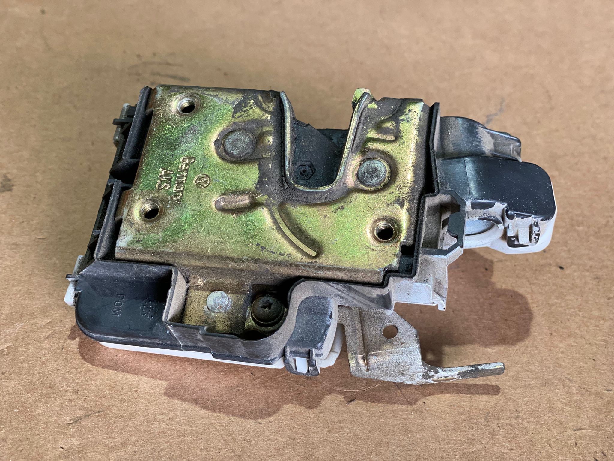 Fecho da Porta Frente Dto VOLKSWAGEN POLO (6N1) | 94 - 99 Imagem-2