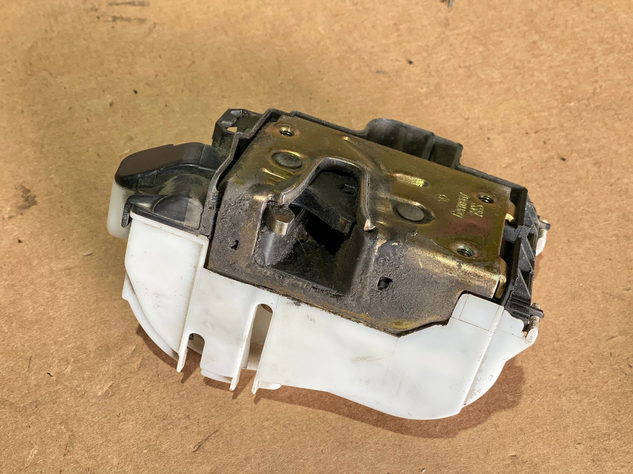 Fecho da Porta Frente Dto VOLKSWAGEN POLO (6N1) | 94 - 99 Imagem-1
