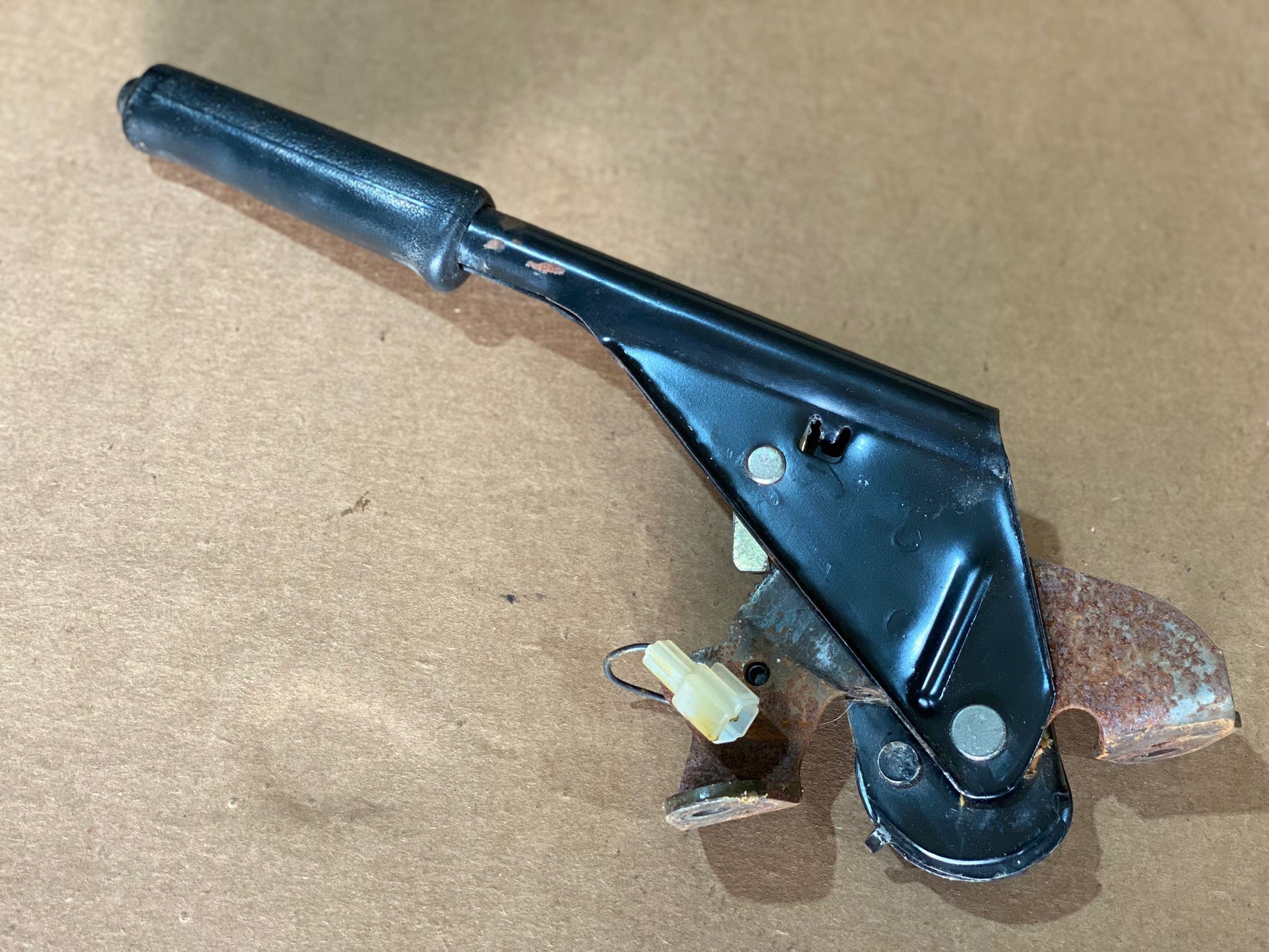 Alavanca do Travão de Mão TOYOTA STARLET (_P7_) | 84 - 89 Imagem-1