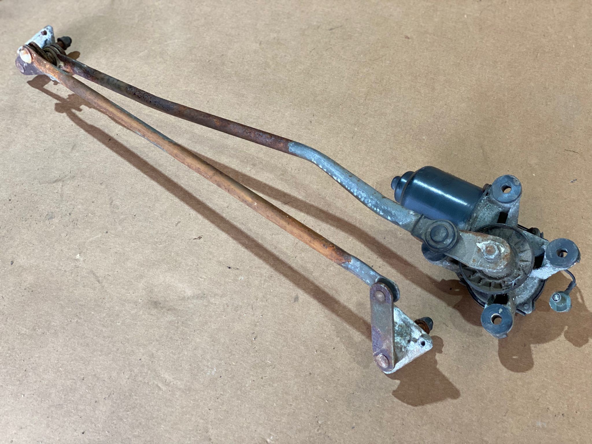 Motor das Escovas do Parabrisas TOYOTA STARLET (_P7_) | 84 - 89 Imagem-1