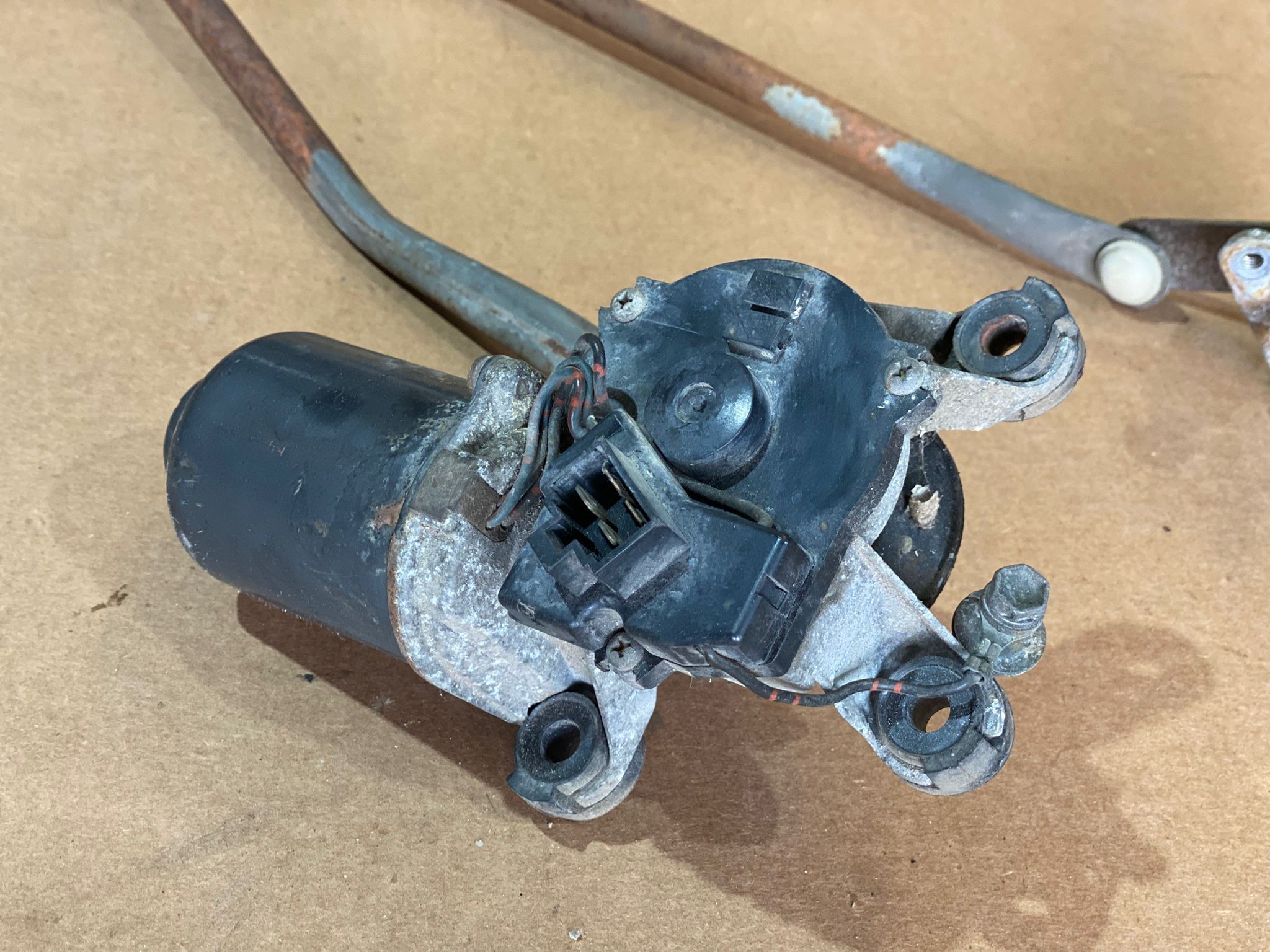 Motor das Escovas do Parabrisas TOYOTA STARLET (_P7_) | 84 - 89 Imagem-2