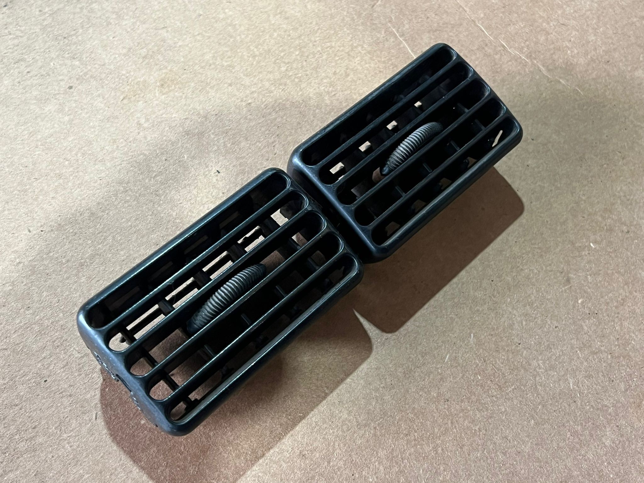 Saídas ar tablier TOYOTA COROLLA (_E10_) | 91 - 99 Imagem-1