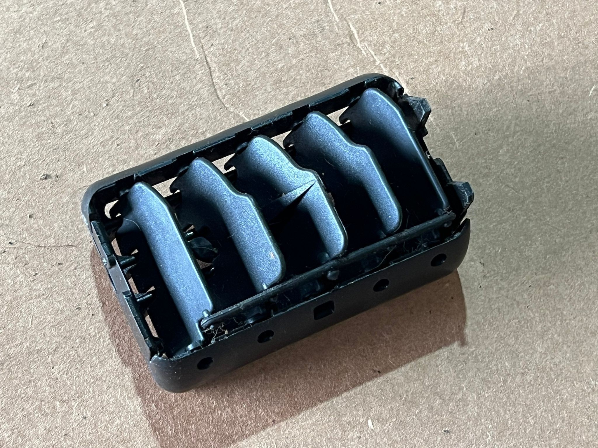 Saída Ar Frente Esquerda  TOYOTA COROLLA (_E10_) | 91 - 99 Imagem-2