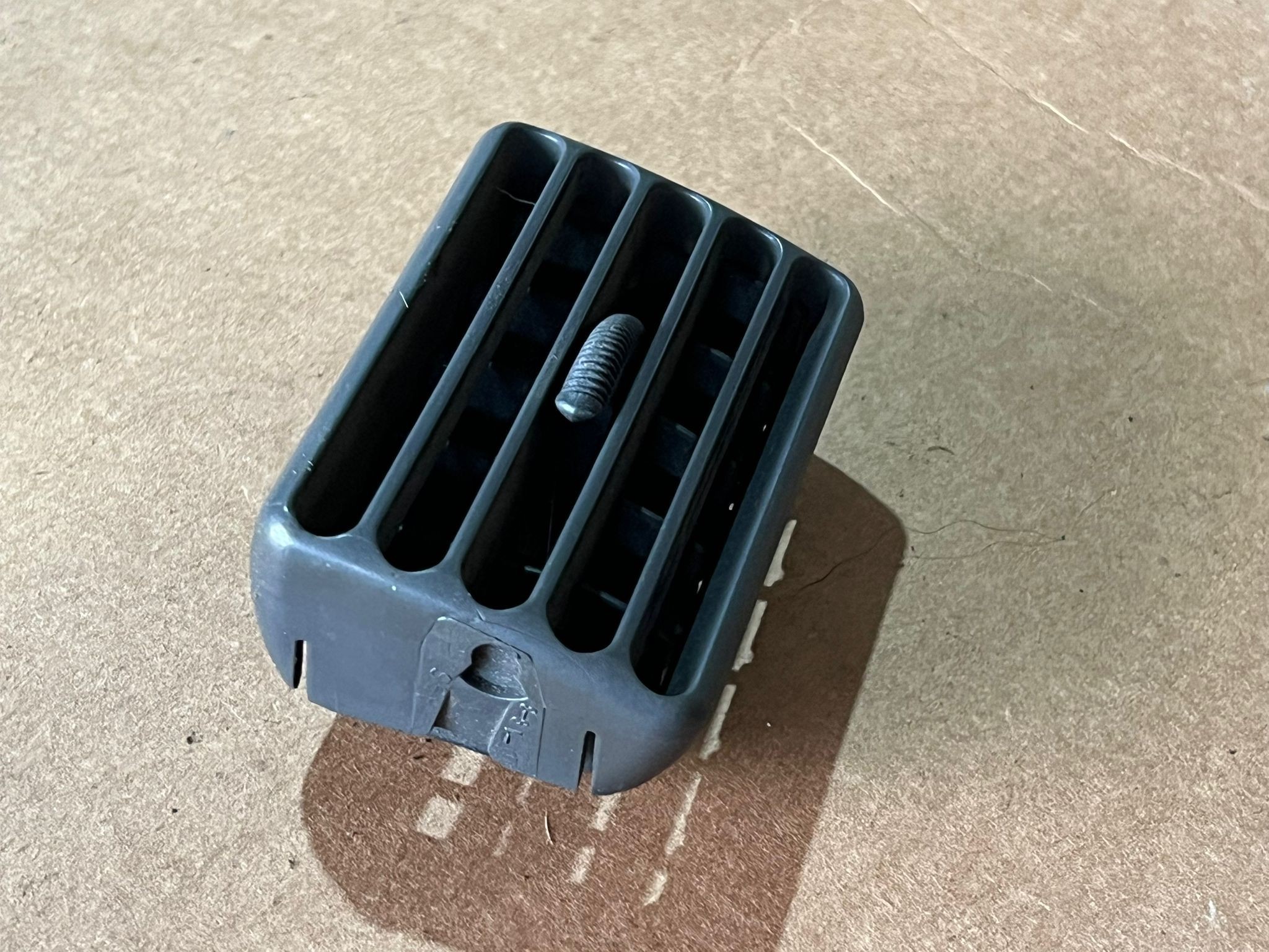 Saída de ar Frente Direita TOYOTA COROLLA (_E10_) | 91 - 99 Imagem-1