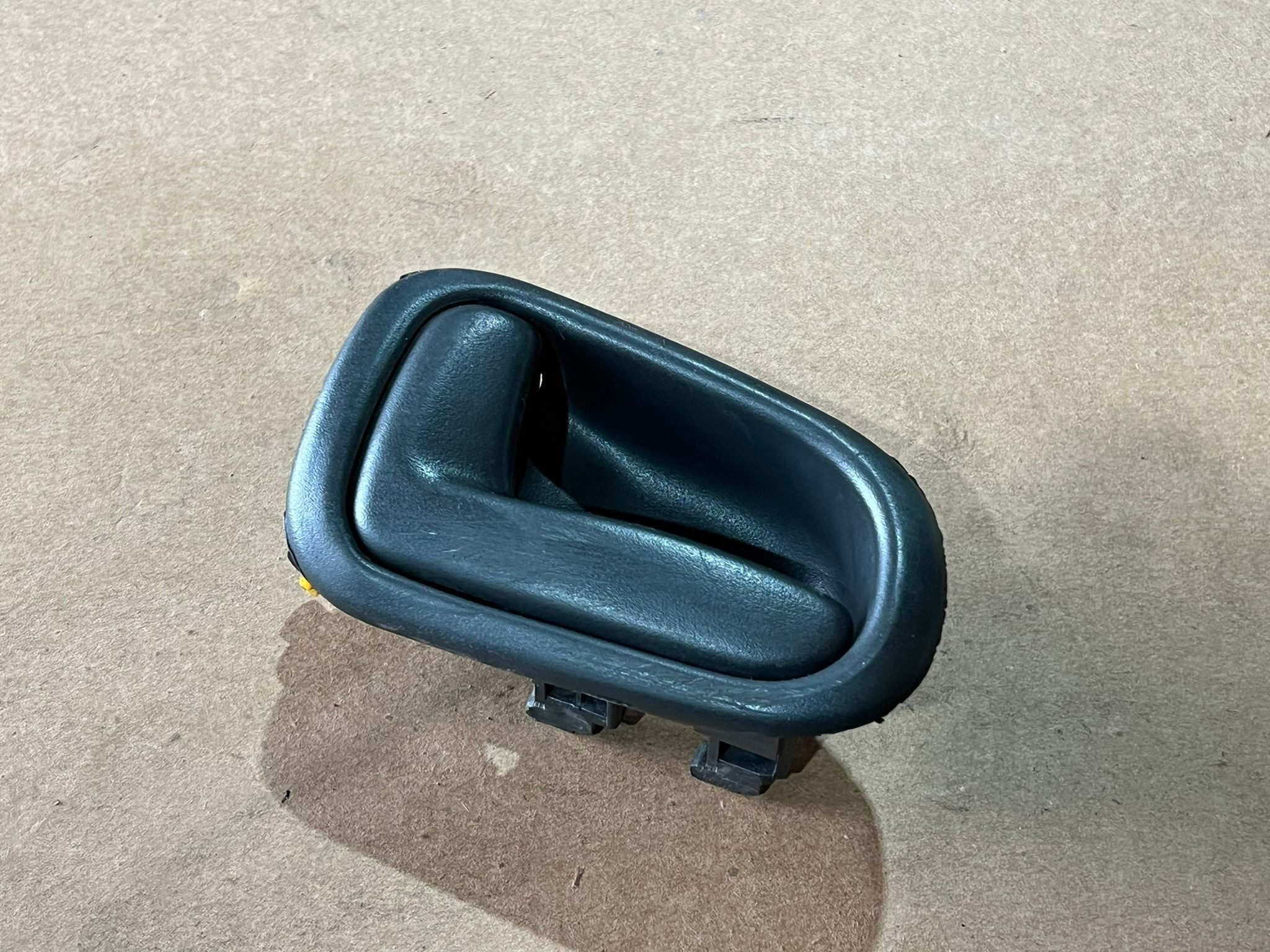 Puxador interior frt esq TOYOTA COROLLA (_E10_) | 91 - 99 Imagem-1