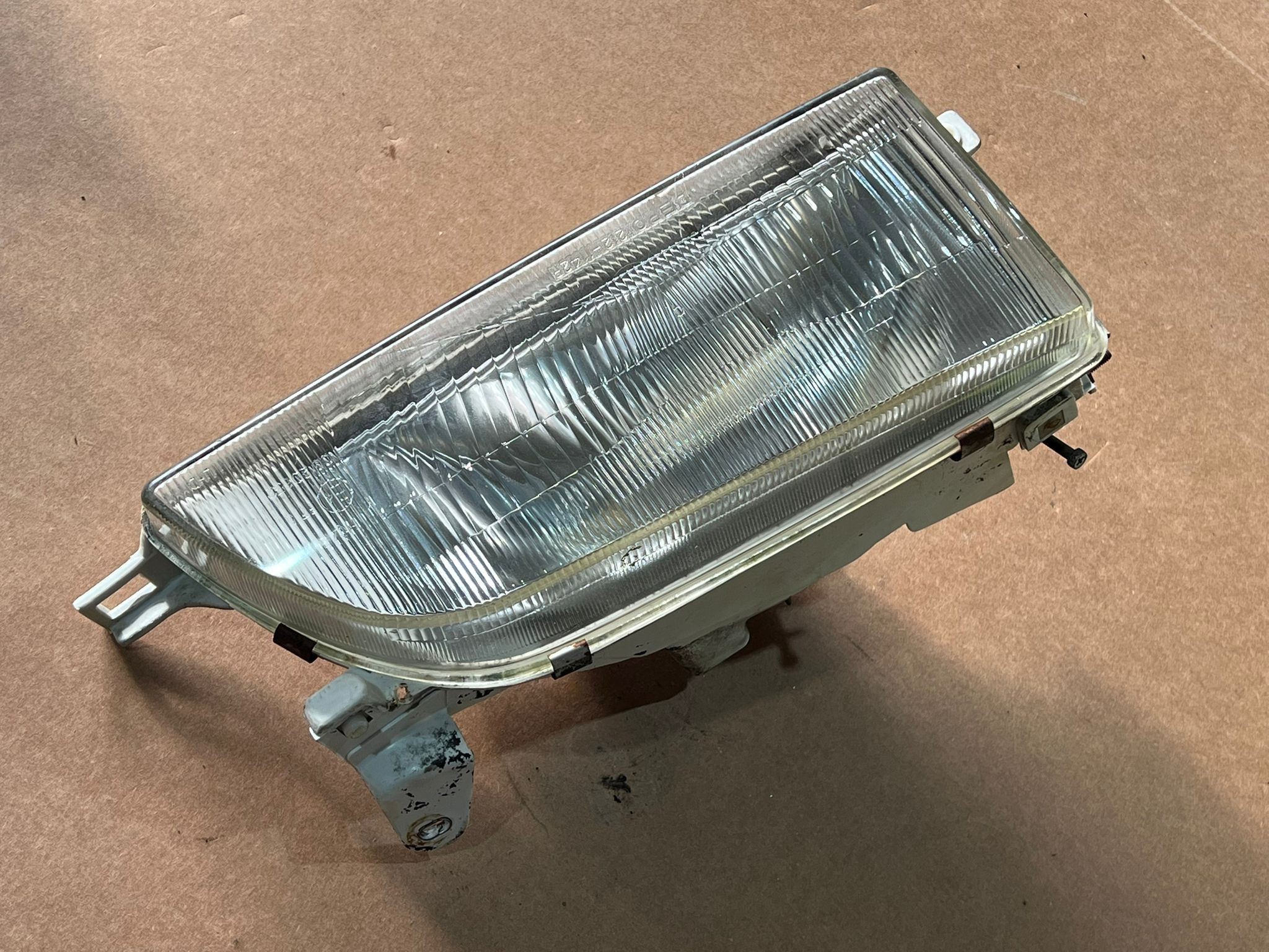 Ótica / Farol Frt Dto TOYOTA COROLLA (_E10_) | 91 - 99 Imagem-1