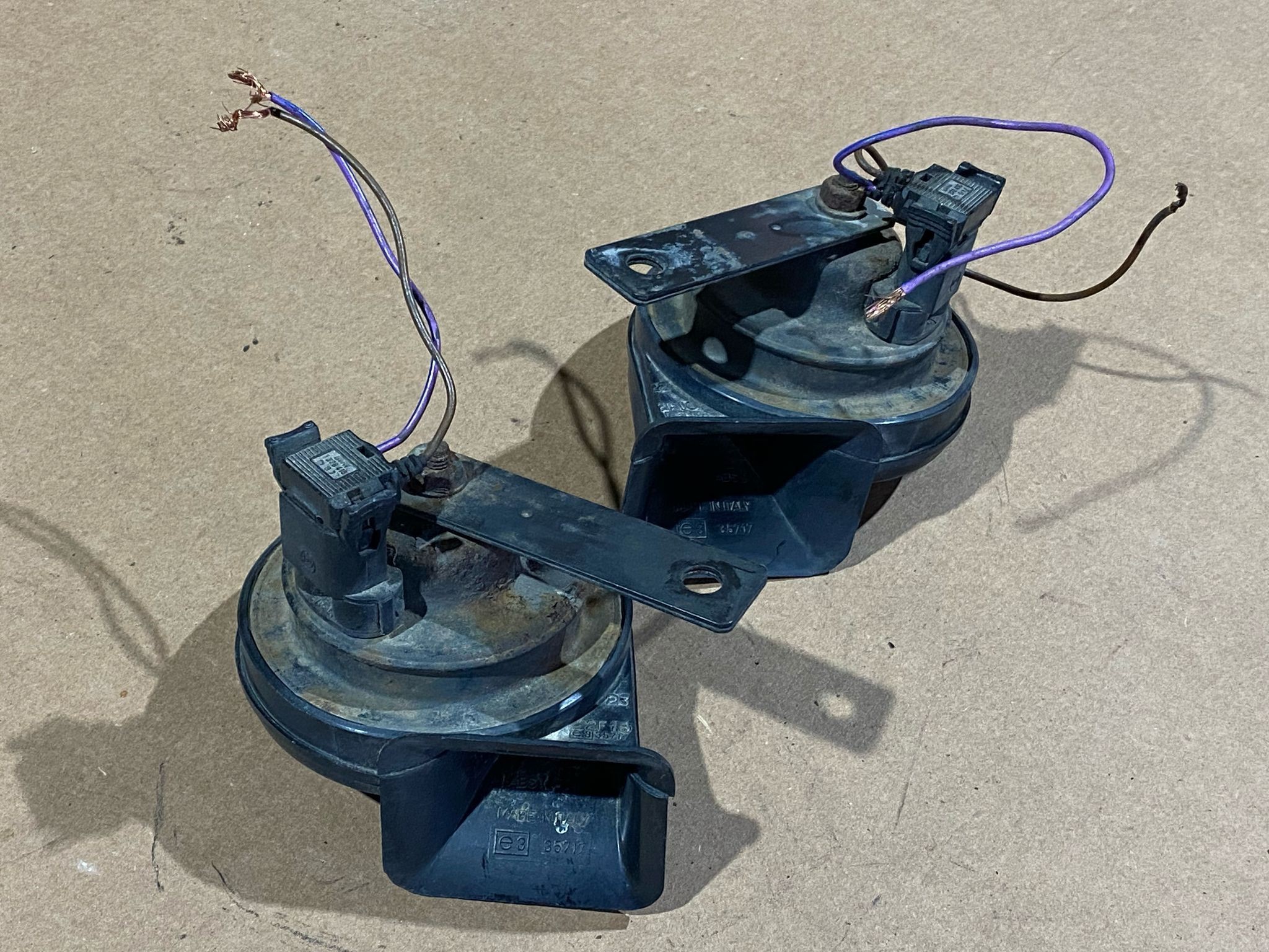 Buzina BMW 5 (E34) | 87 - 95 Imagem-1