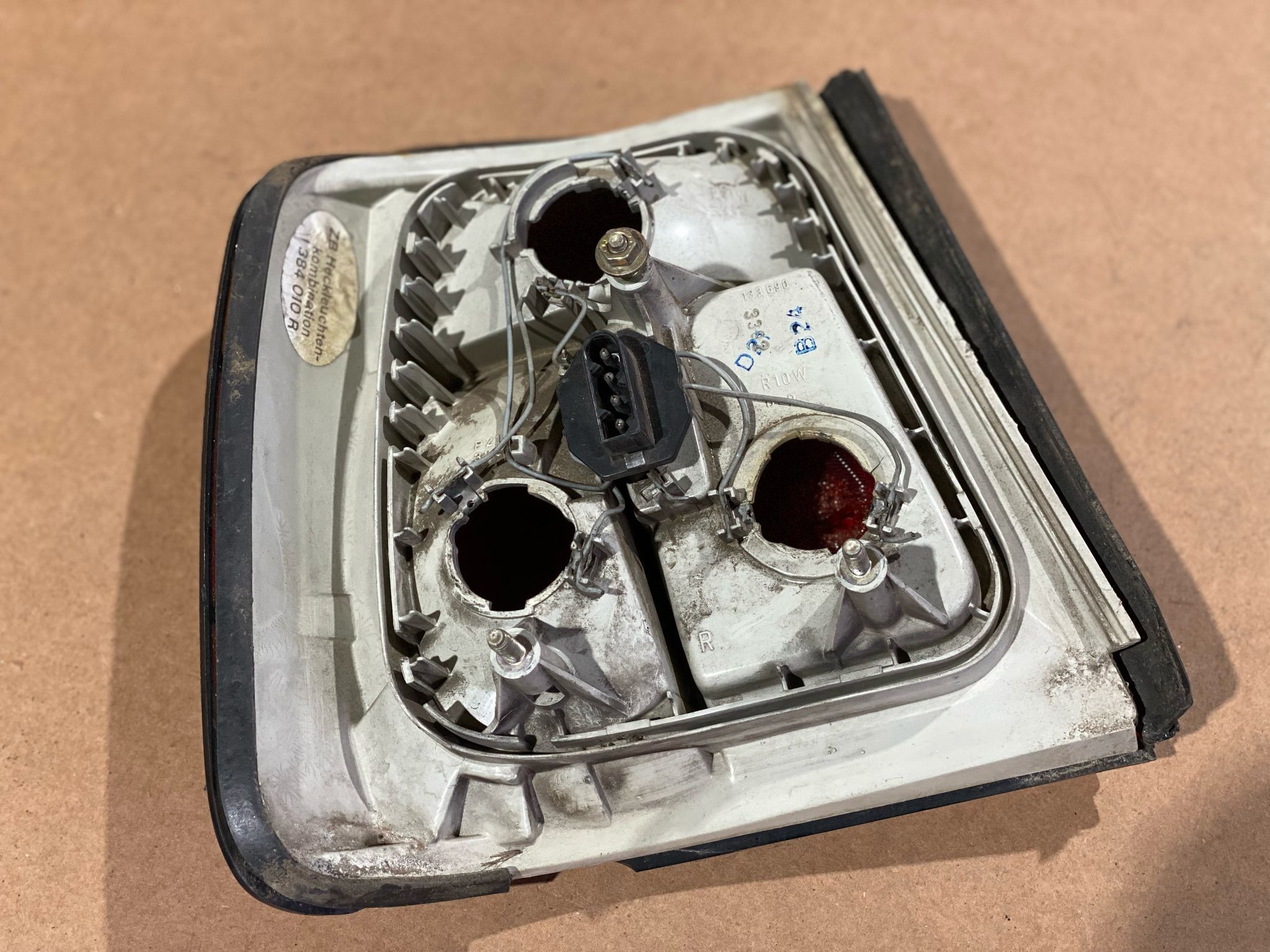 Farolim Stop Dto BMW 5 (E34) | 87 - 95 Imagem-2