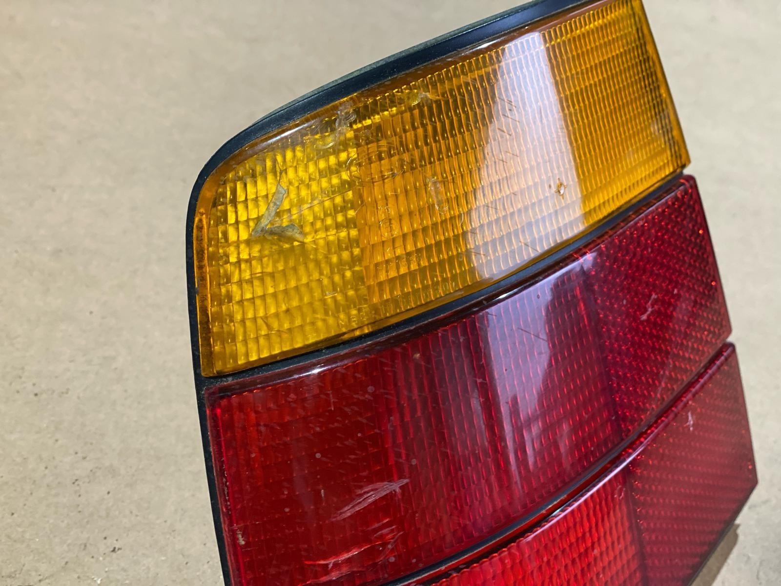 Farolim Stop Esq BMW 5 (E34) | 87 - 95 Imagem-1