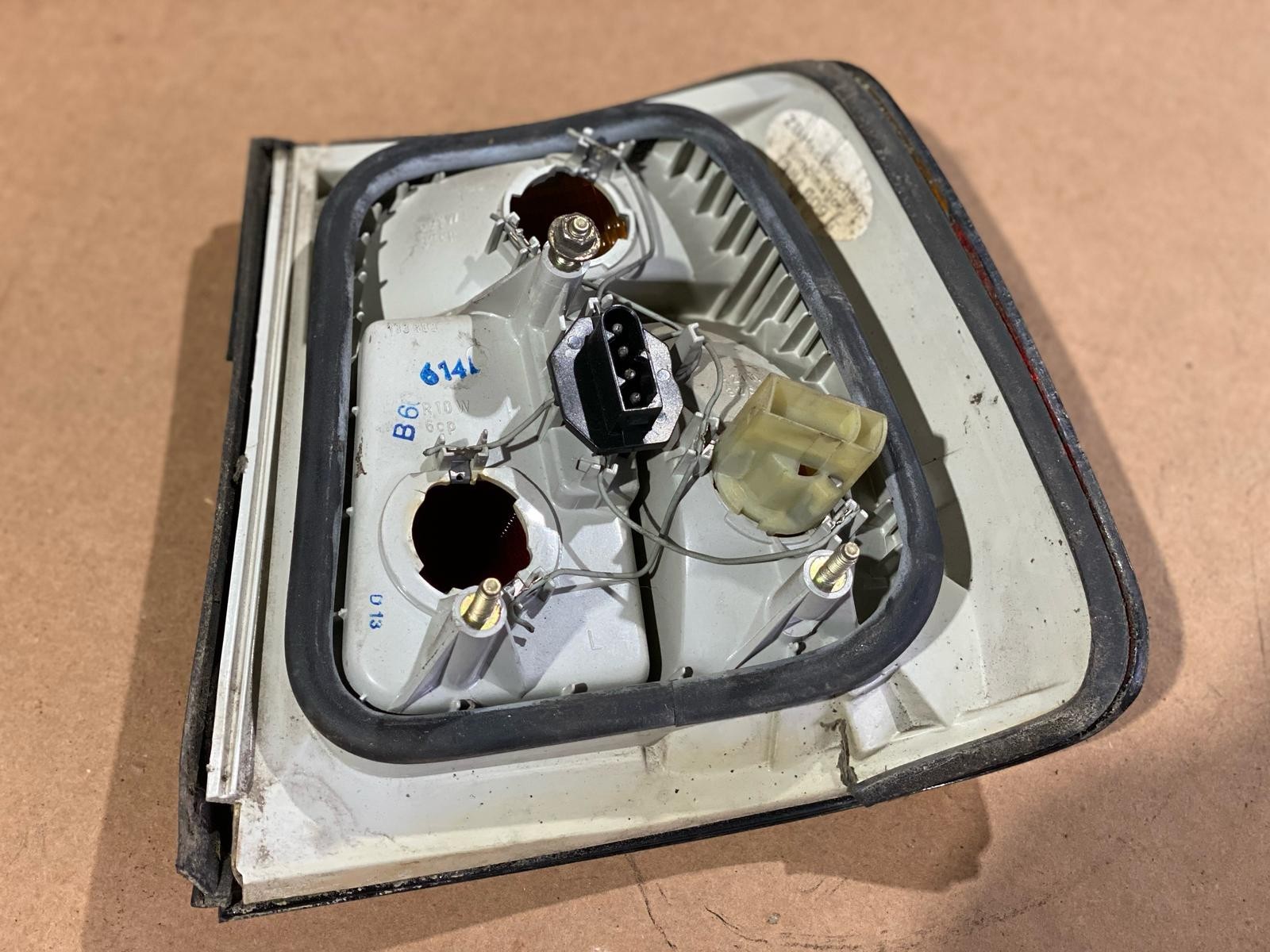 Farolim Stop Esq BMW 5 (E34) | 87 - 95 Imagem-2