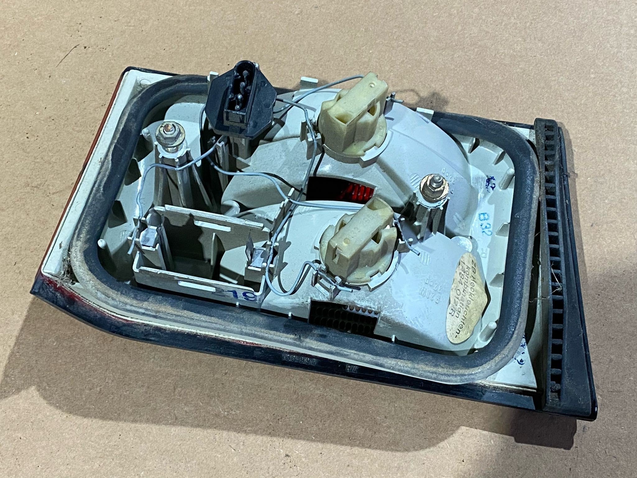 Farolim Stop Drt Mala BMW 5 (E34) | 87 - 95 Imagem-1