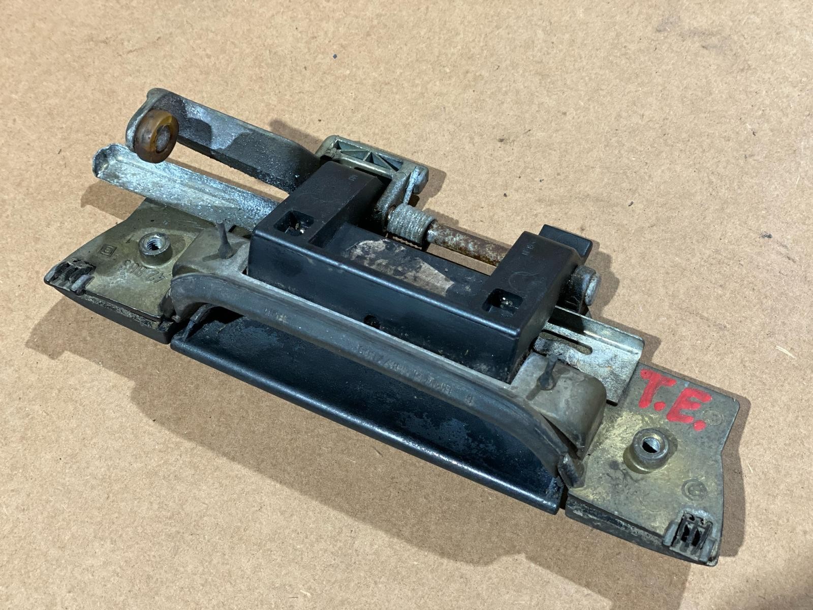 Puxador Exterior Tras Esq BMW 5 (E34) | 87 - 95 Imagem-1