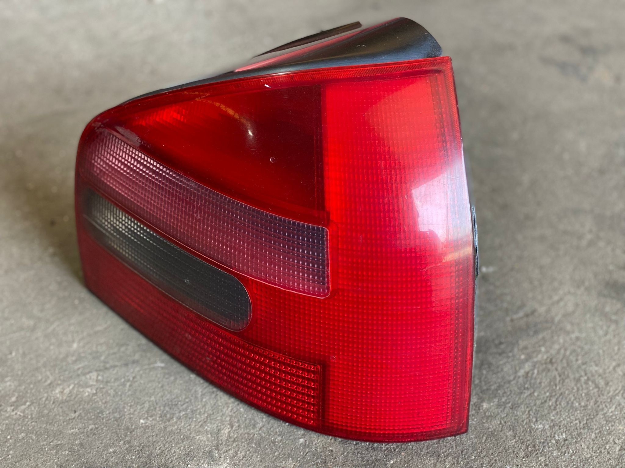 Right Tail Light  AUDI A3 (8L1) | 96 - 06 Imagem-1