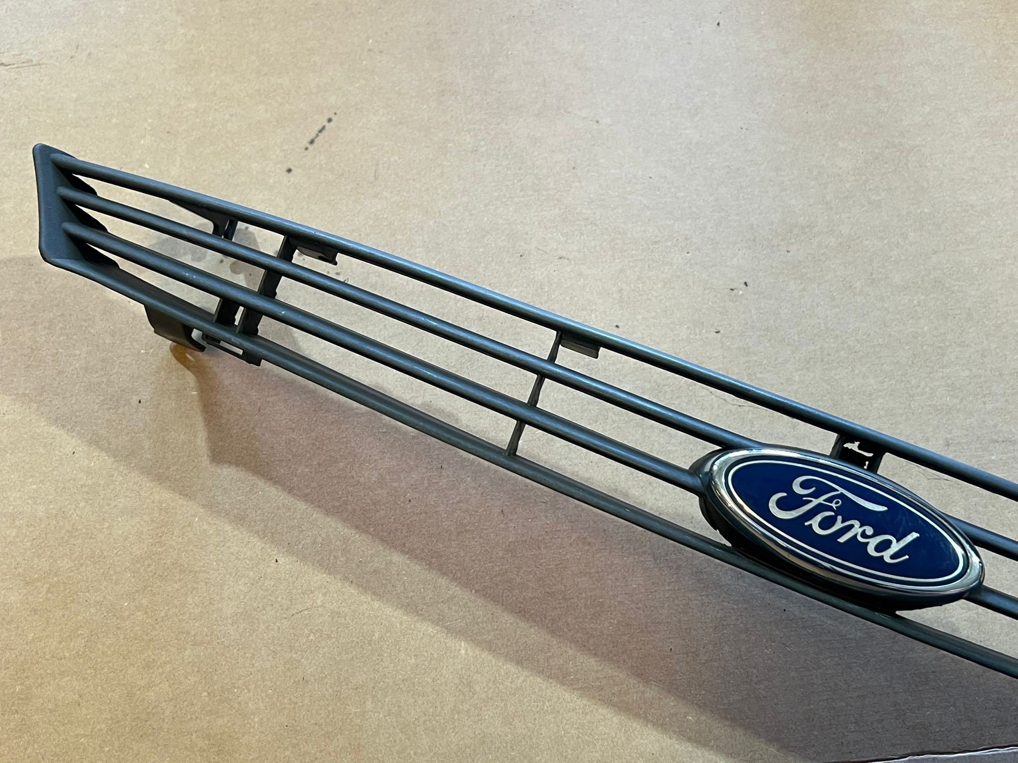 Grelha da Frente FORD FOCUS Turnier (DNW) | 99 - 07 Imagem-2