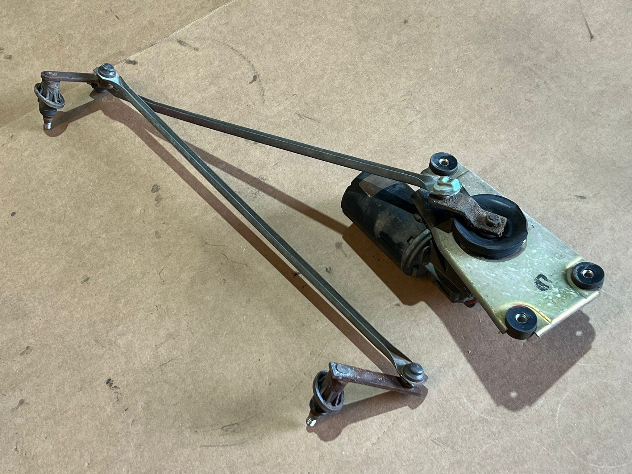 Motor das Escovas do Parabrisas OPEL CORSA A Hatchback (S83) | 82 - 93 Imagem-2