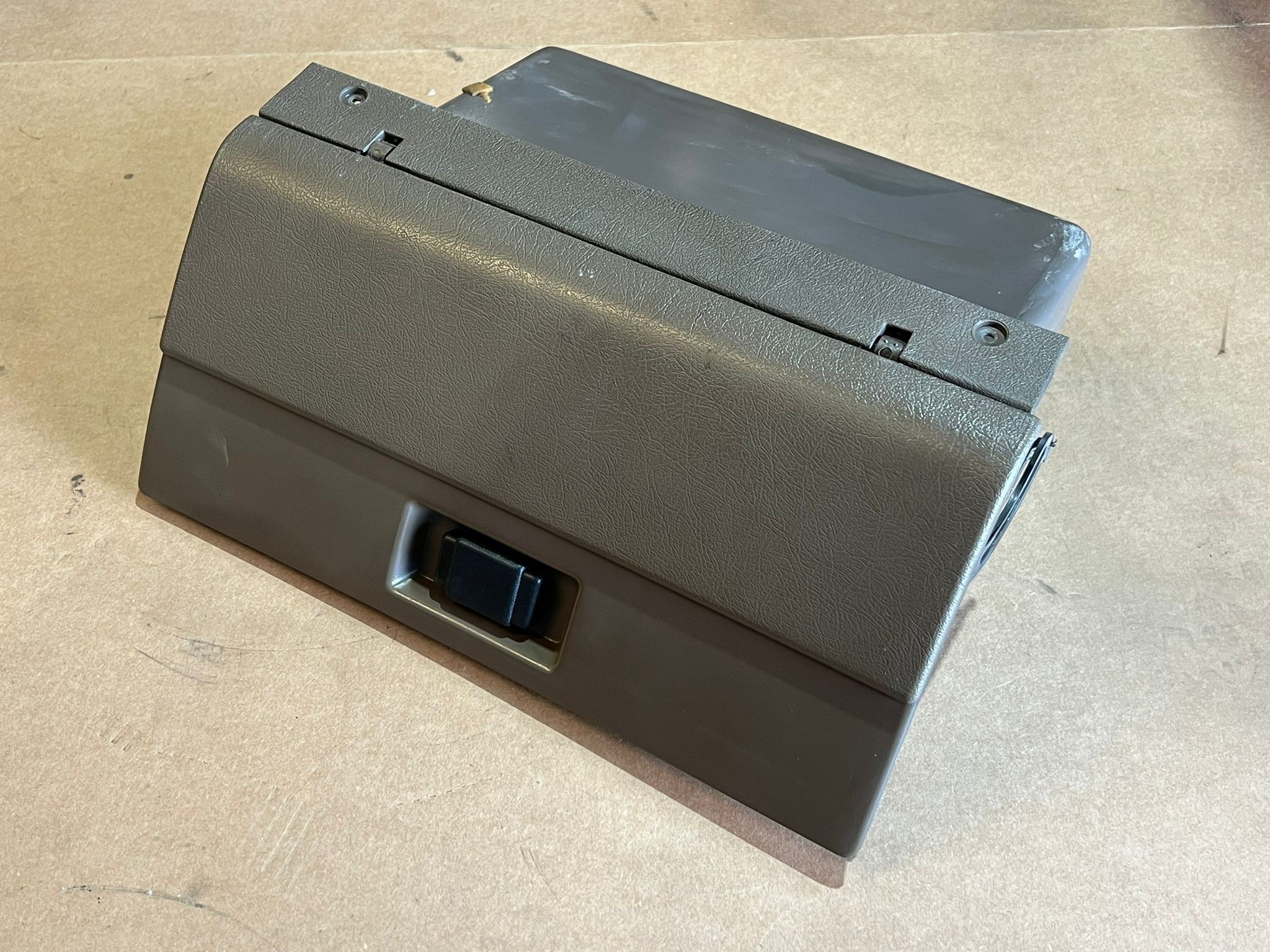 Porta Luvas OPEL CORSA A Hatchback (S83) | 82 - 93 Imagem-1