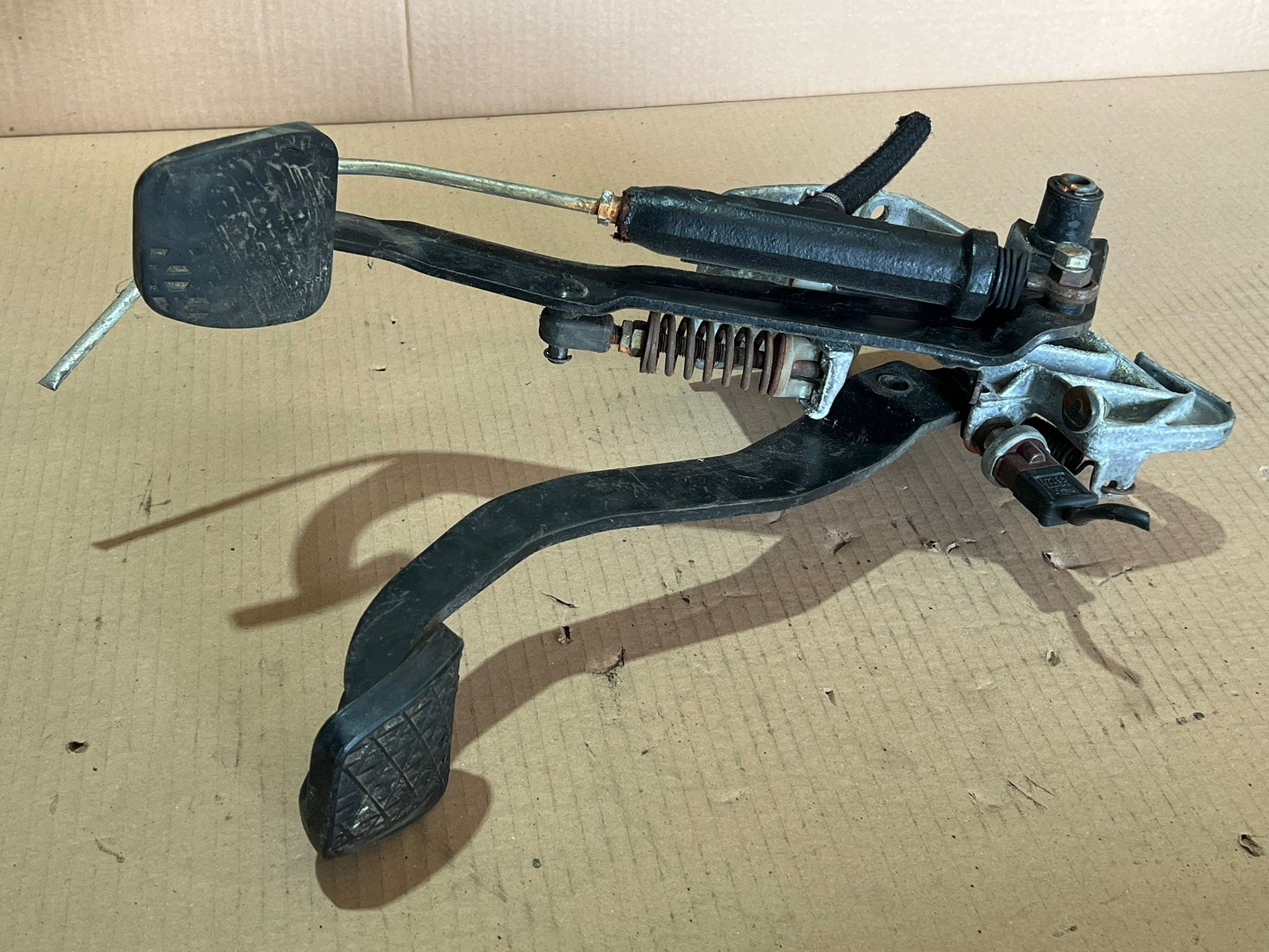 Pedaleira MERCEDES-BENZ W 123 | 76 - 85 Imagem-1