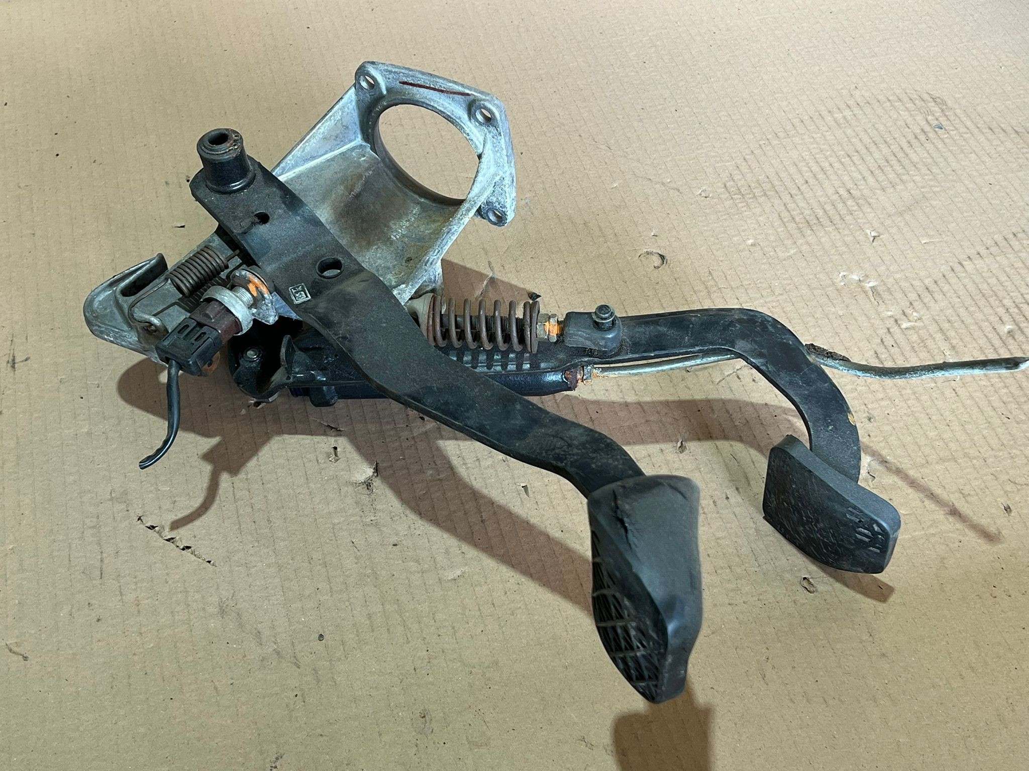 Pedaleira MERCEDES-BENZ W 123 | 76 - 85 Imagem-2